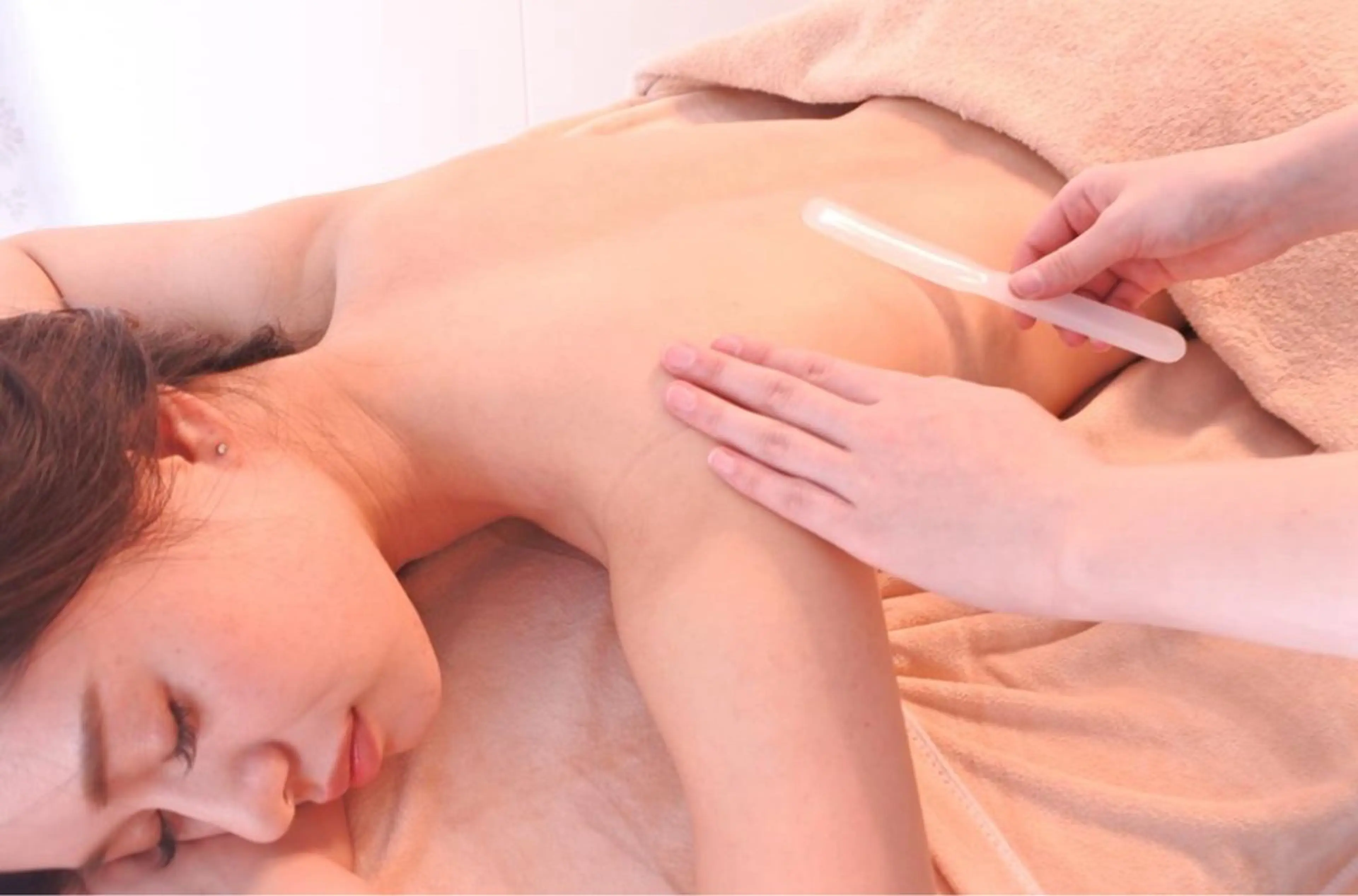 【限定クーポン】徹底ケア!“うなじ+背中+ワキ” 完璧3点セット✴︎成人式👘•前撮りドレスなど特別な日に向けて♪の写真