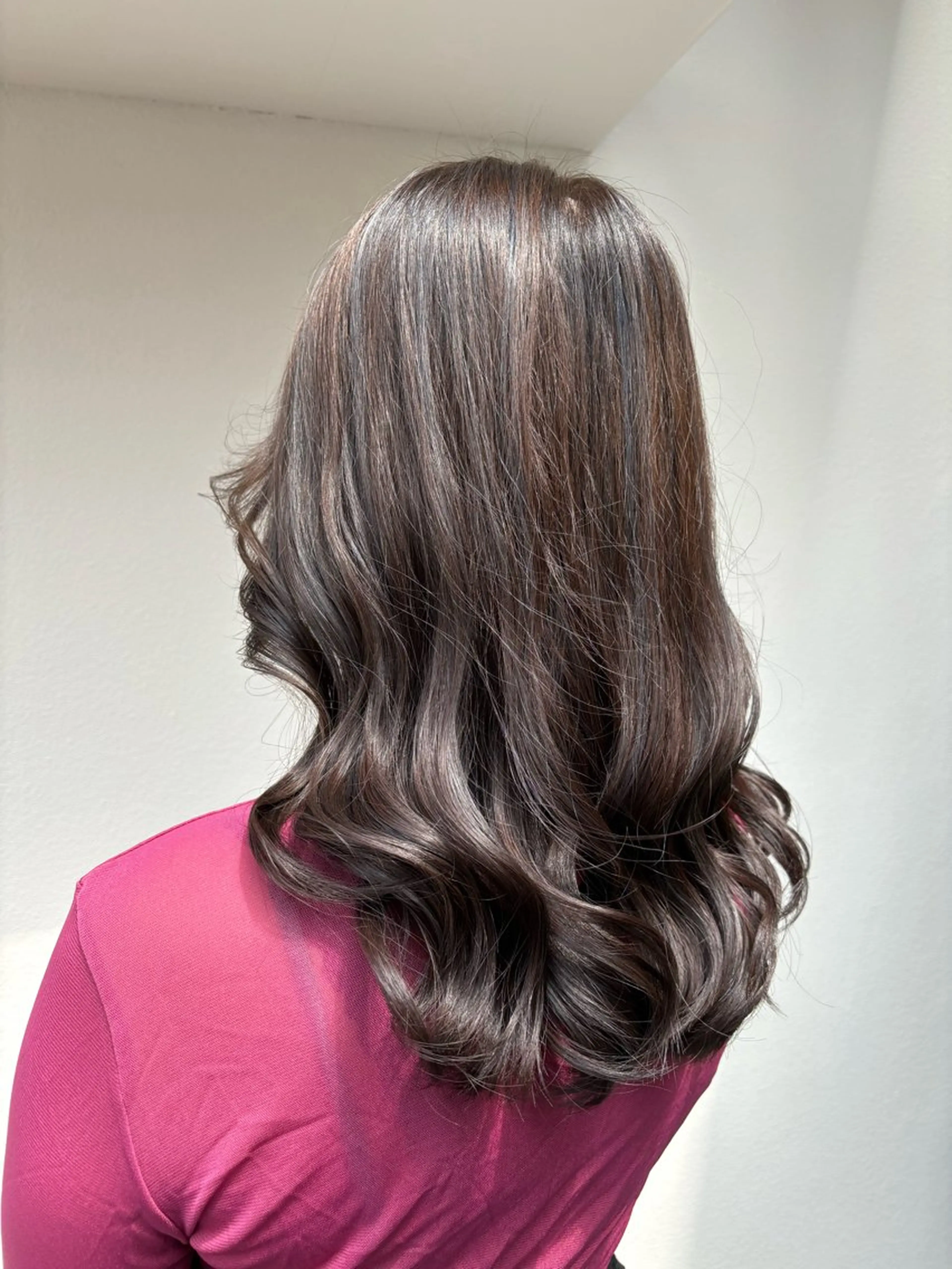 ミディアム カラー ハイライトカラー ハイライト ducha所属・DUCHA Tomida naoのヘアスタイル