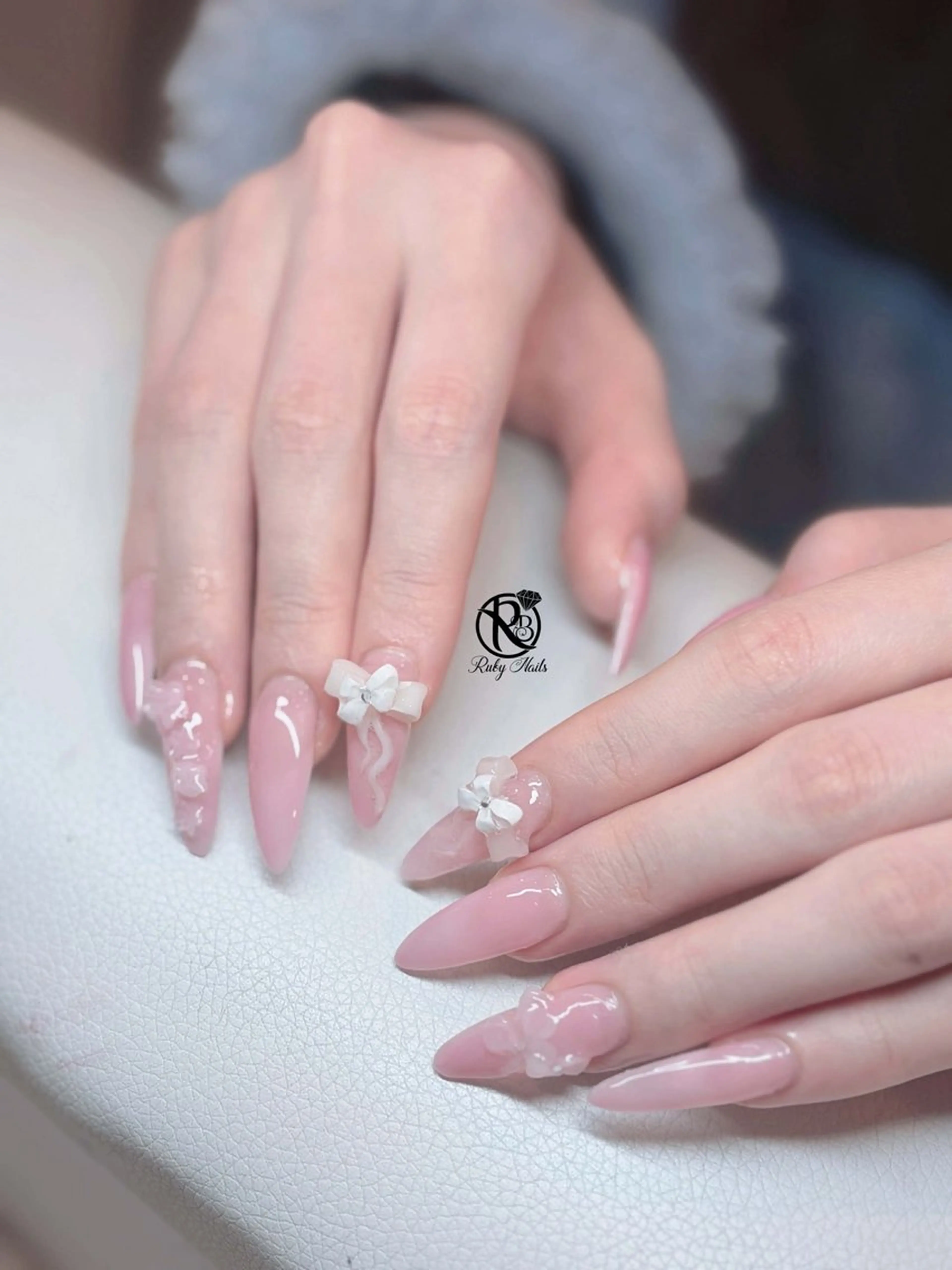 ネイル ボルドー ブラウン チークネイル ドット フットネイル ハンドネイル RUBY Nail Salon[霞ヶ関店]所属・Ruby Nail 霞ヶ関店のネイルデザイン