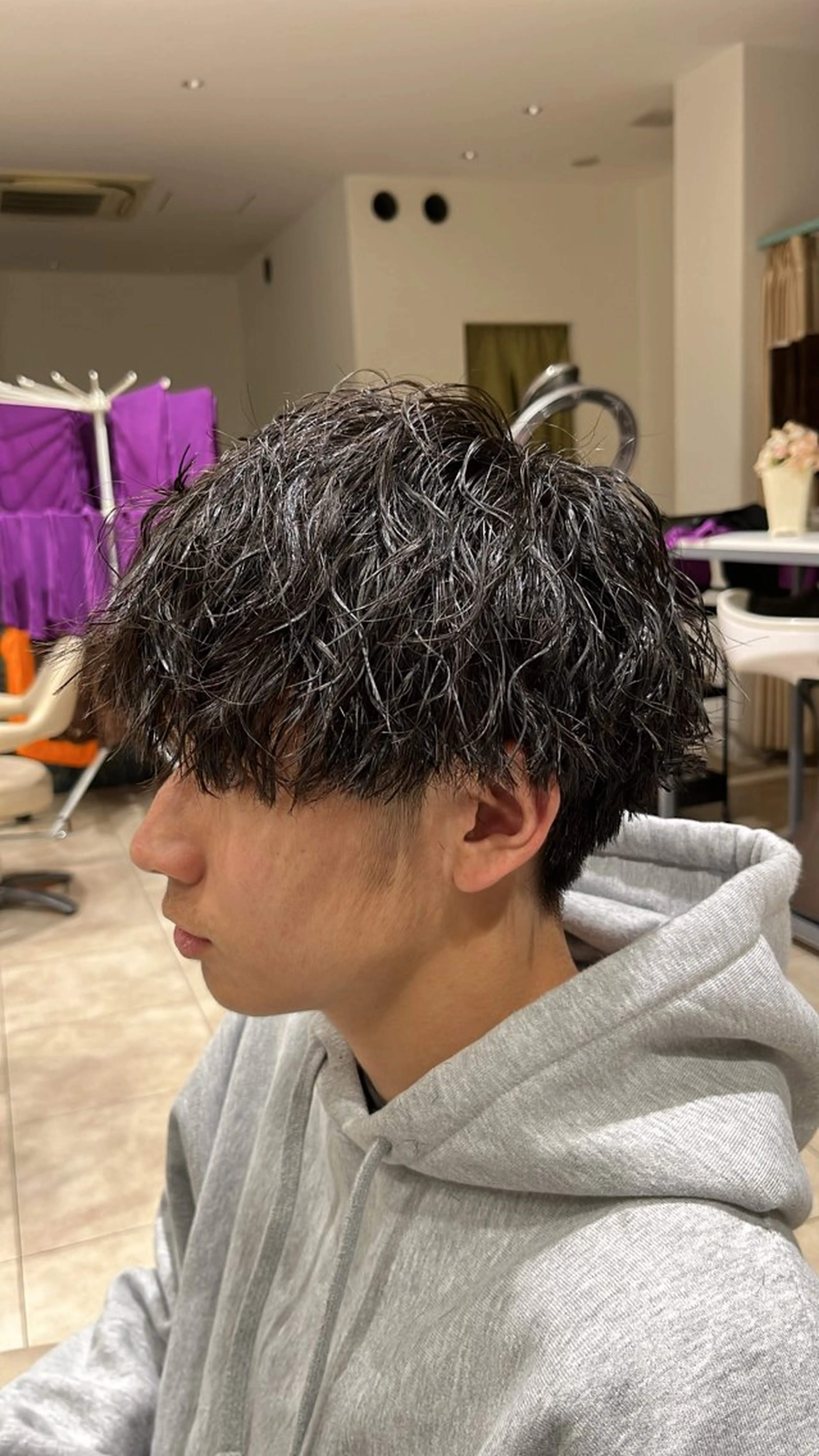 ショート パーマ メンズ 髪の修復専門サロン　hair place VIVE所属・KOTA / ハイトーン/髪質改善のヘアスタイル