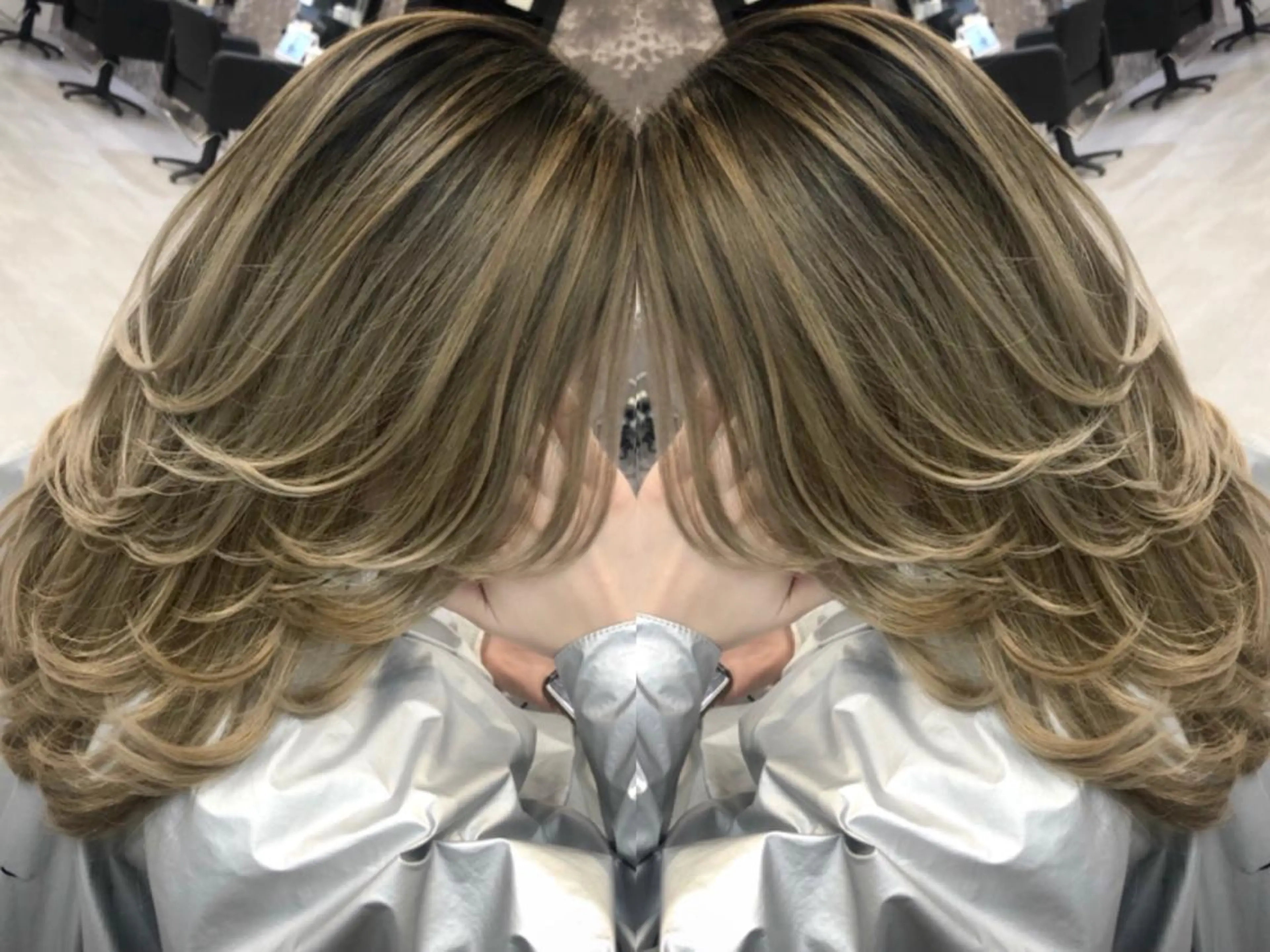 セミロング ハイライト レイヤーカット NEO Beauty Salon所属・𝐍𝐄𝐎 𝐉𝐔𝐑𝐈のネイルデザイン