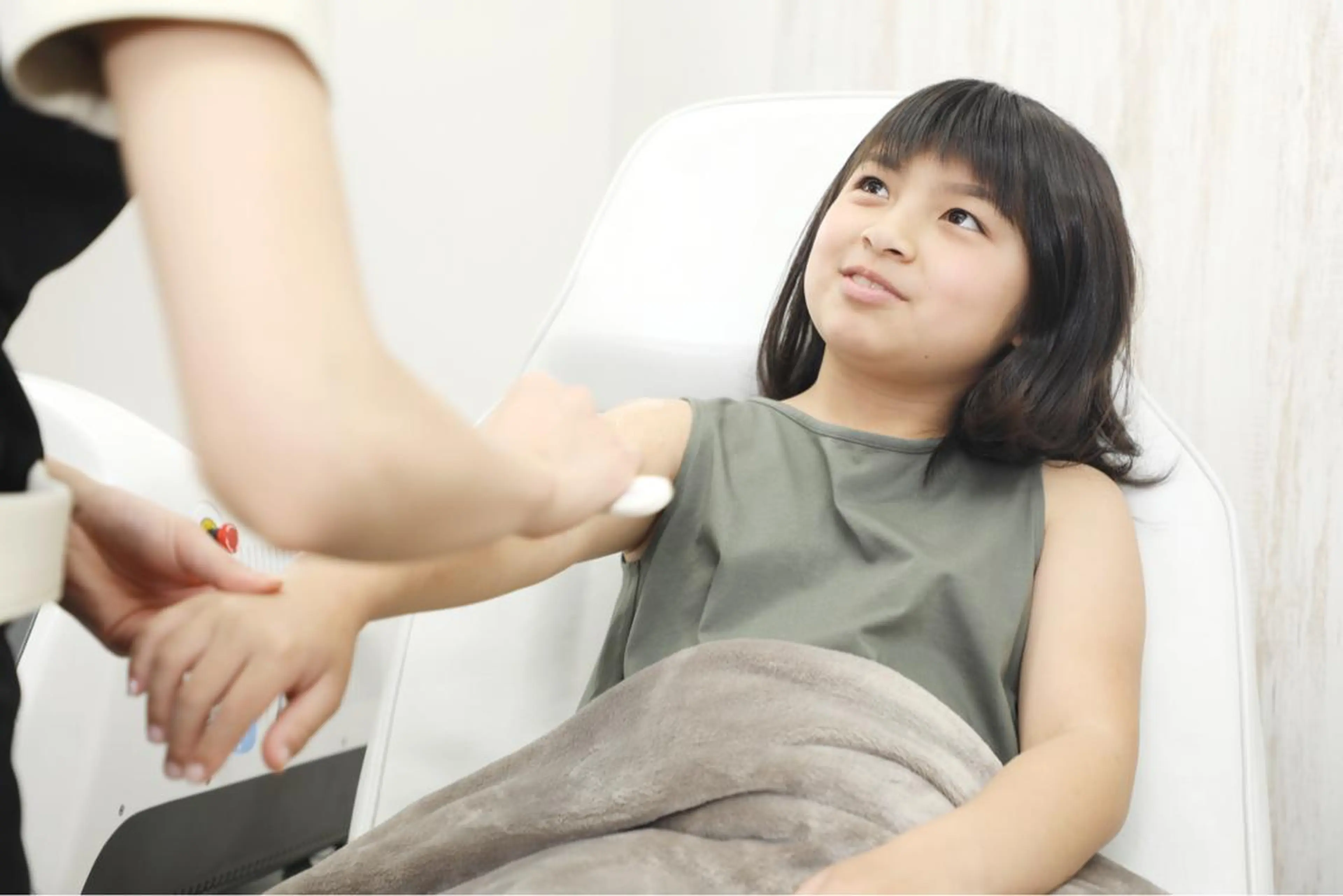 キッズ脱毛(小学生まで)✨手、足セット　　　　　　　　　　　　　　　　　　　　　　　　　　　　　　何度でも１回3000円の写真