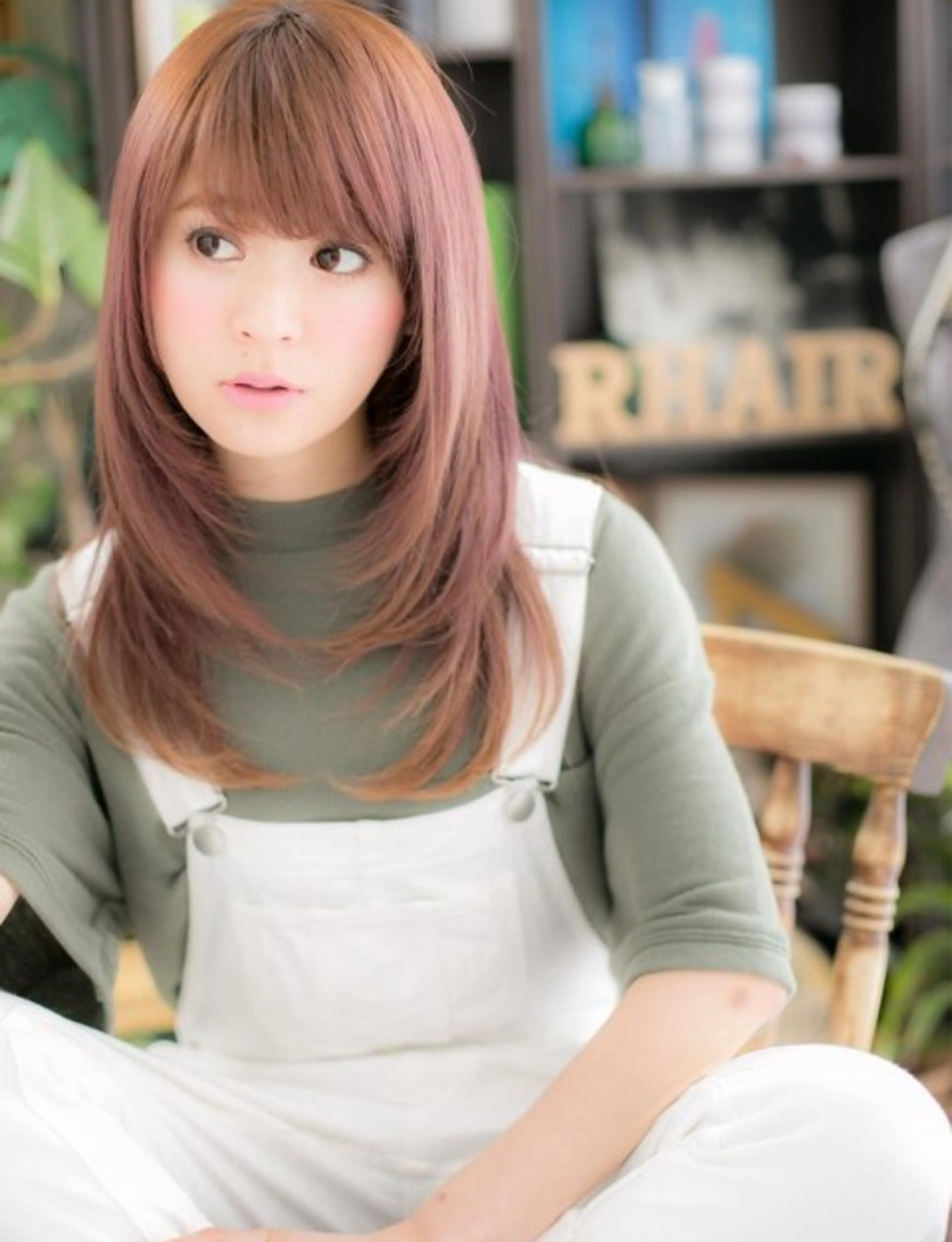 ロング カラー ヘアアレンジ ロングレイヤー ピンクカラー 斜めバング レイヤーカット ロング 💧艶髪ストレート ✨ロング／府川直樹のヘアスタイル