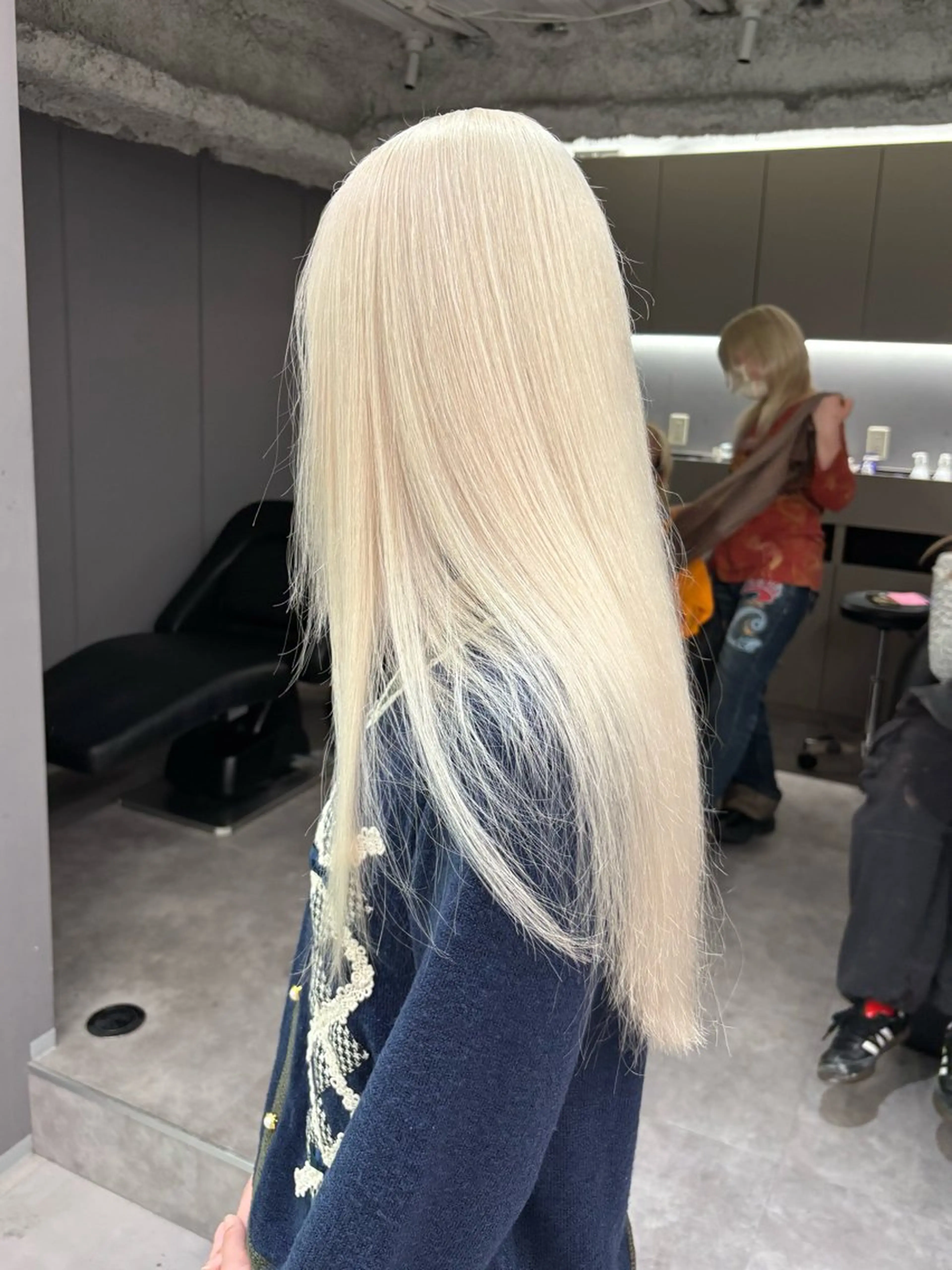 ロング カラー ハイトーンカラー ロング ヘアカラー トリートメント 名古屋／デザイン／ ブリーチ/松井亮磨のヘアスタイル