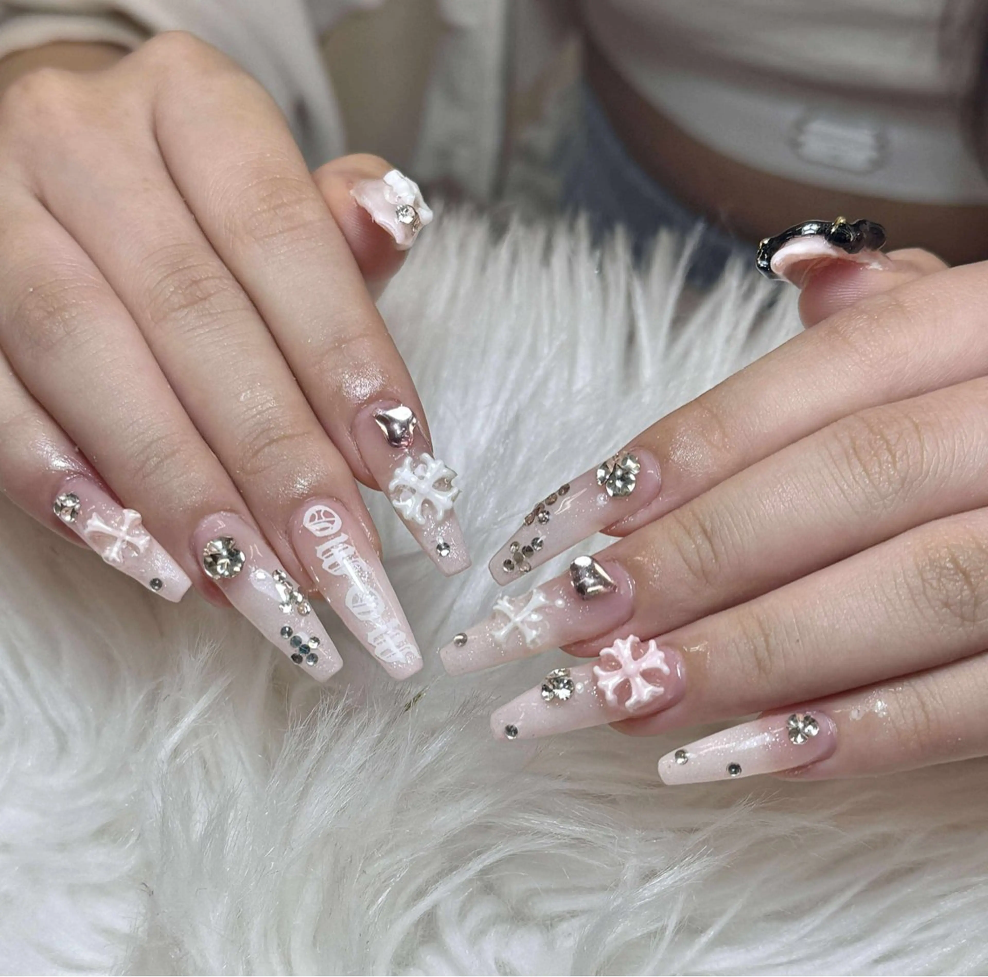 ネイル ハンドネイル ハンドケア Anh Nail 歌舞伎町のネイルデザイン