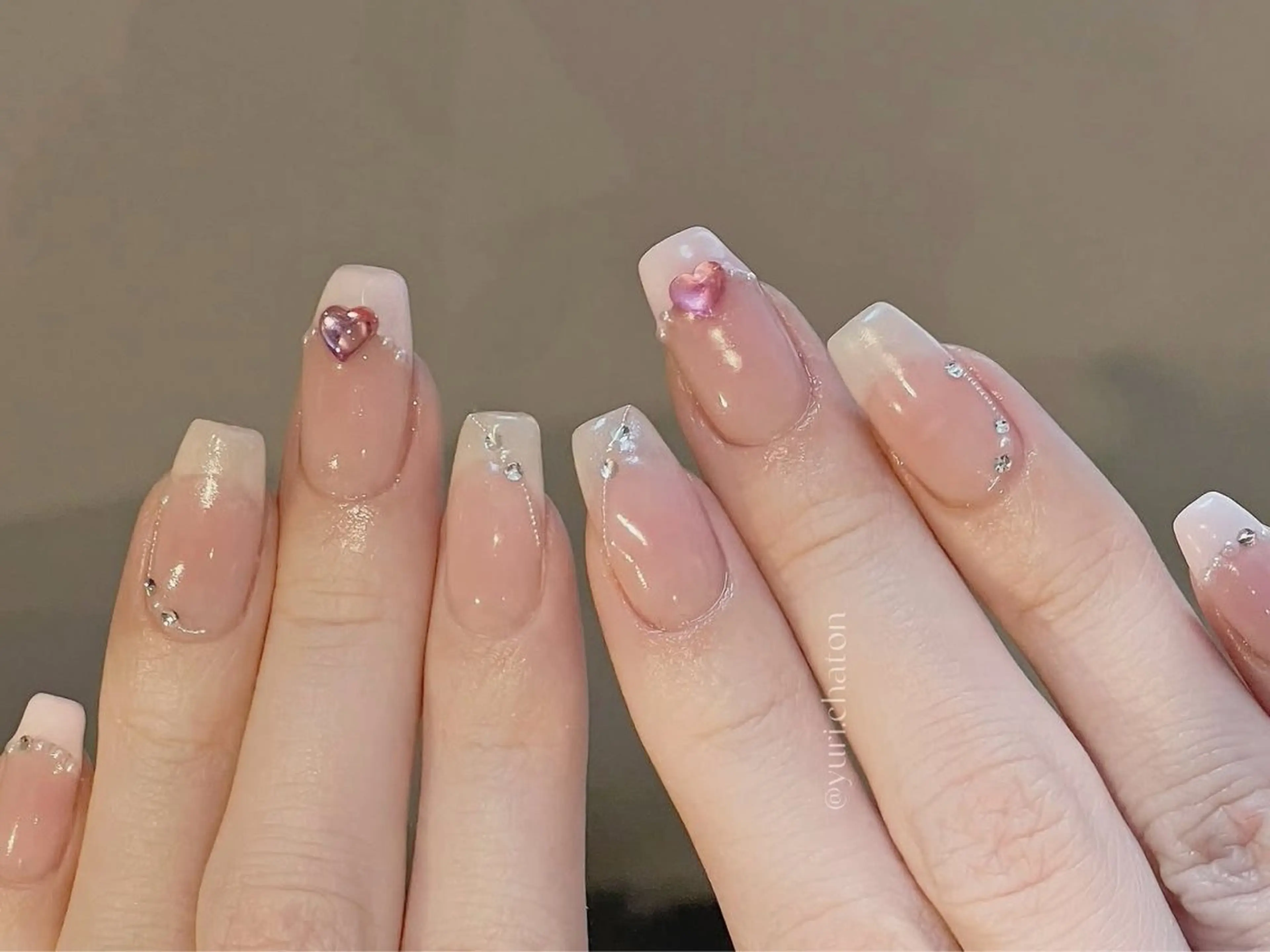 メンズ ネイル アートネイル フレンチネイル ジェルネイル キラキラネイル パラジェル ハンドネイル Bloom スカルプ専門店のネイルデザイン