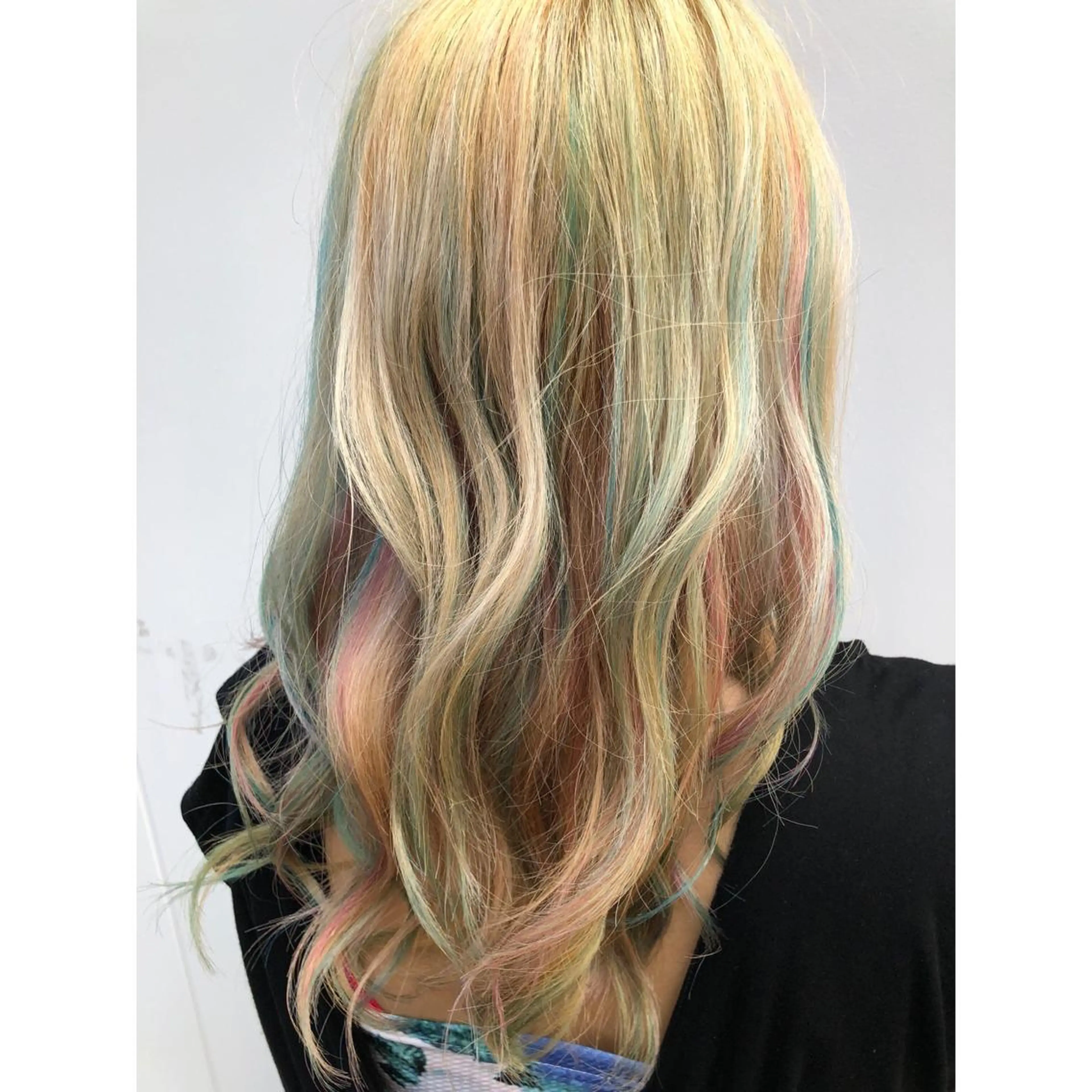 ロング カラー ユニコーンカラー カット ヘアカラー トリートメント ヘッドスパ パーソナルカラー診断 できます　木曽　主博のヘアスタイル