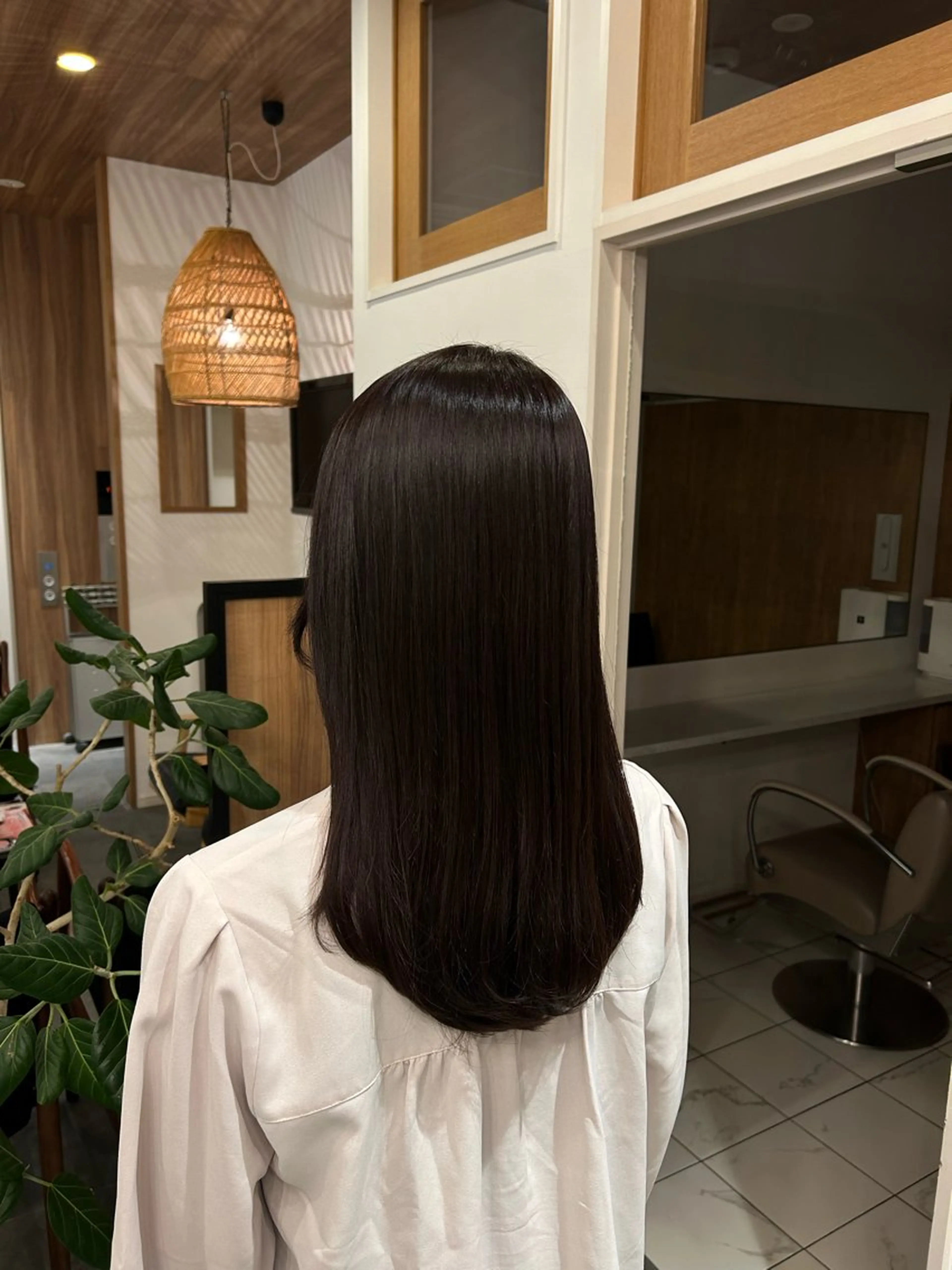 カラー ヘアカラー 根本 琴子のヘアスタイル