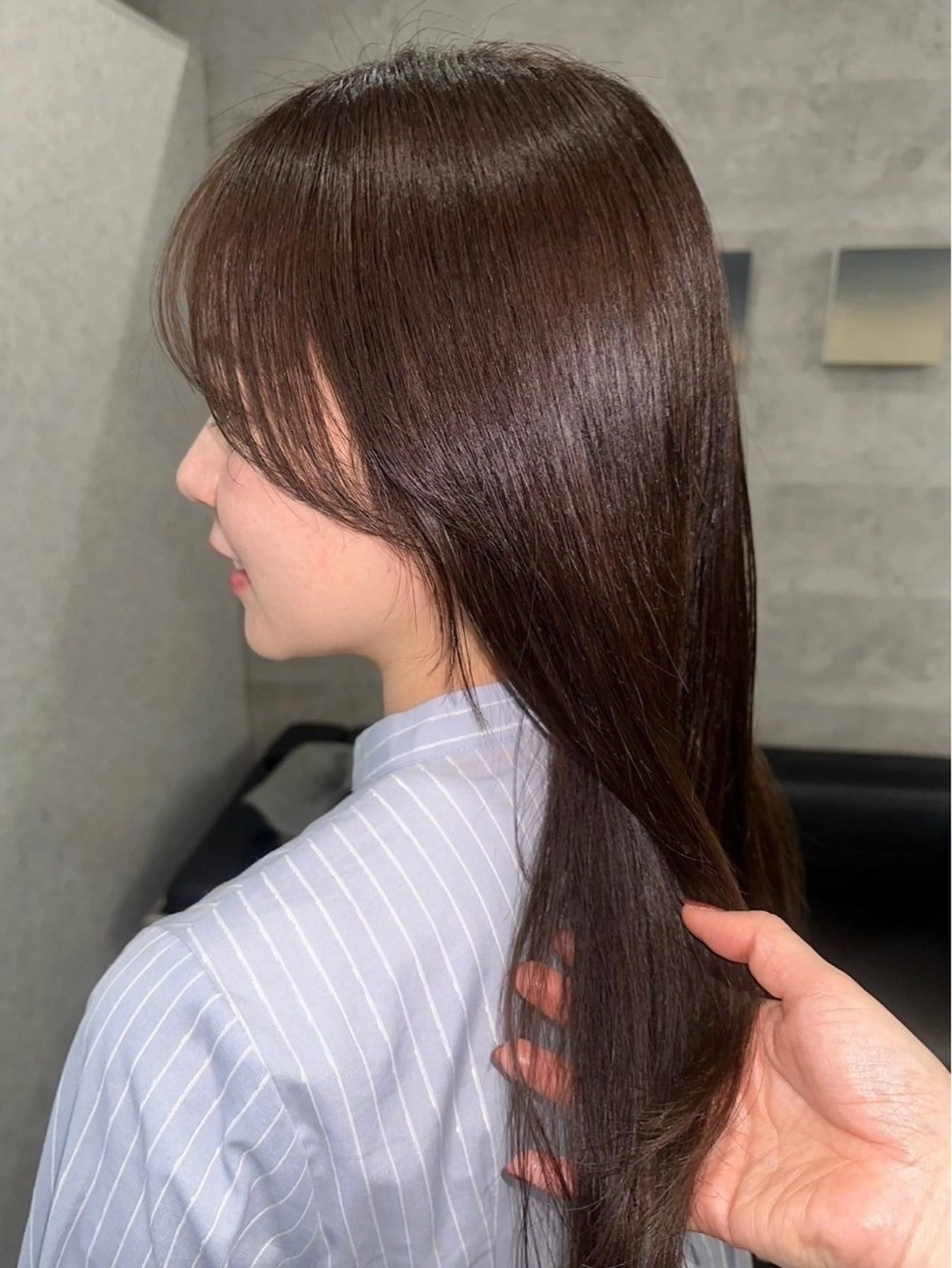 セミロング ヘアカラー 柔らかい透明感カラー 髪質改善/神戸のヘアスタイル