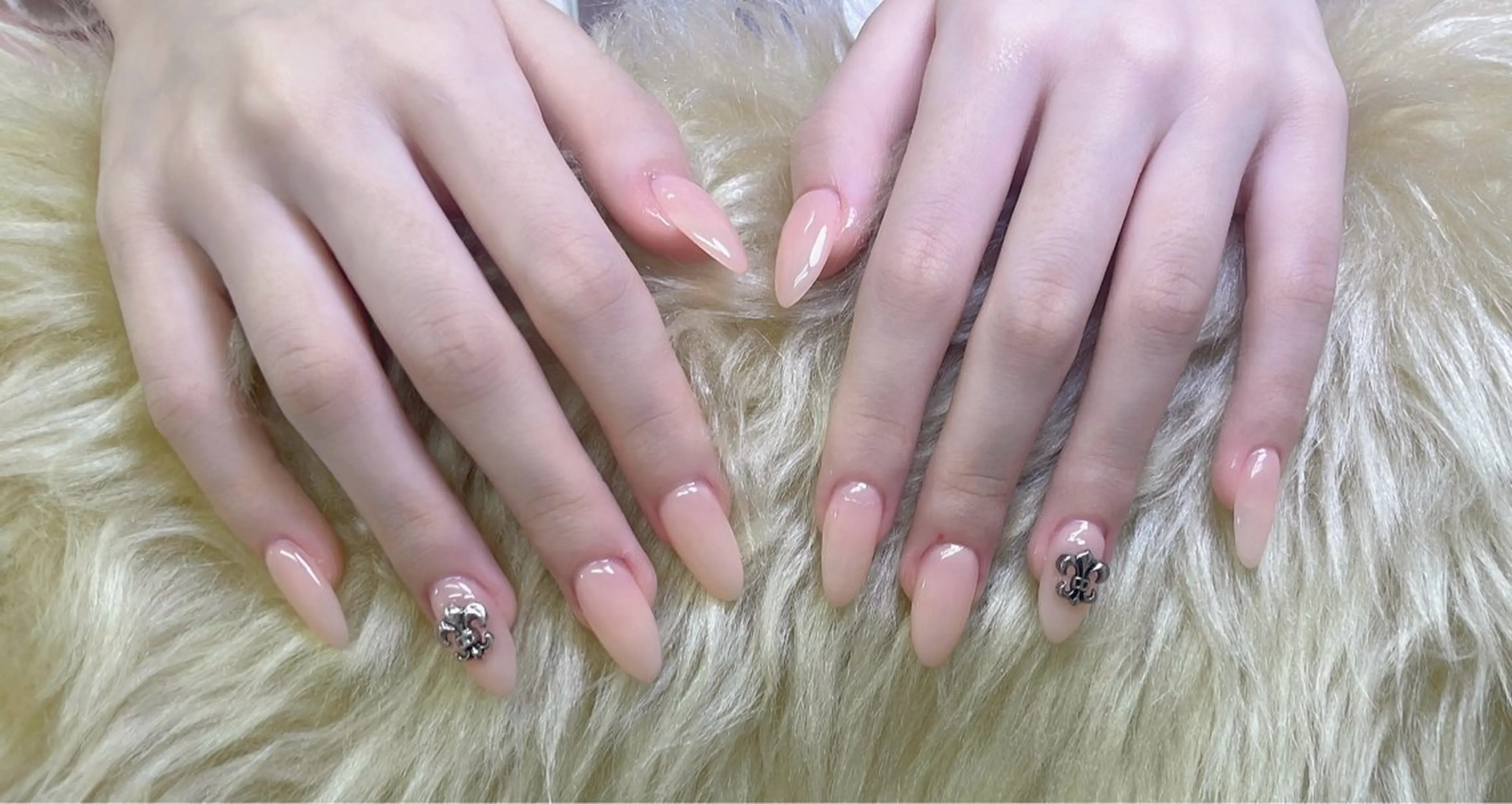 ネイル り オのネイルデザイン