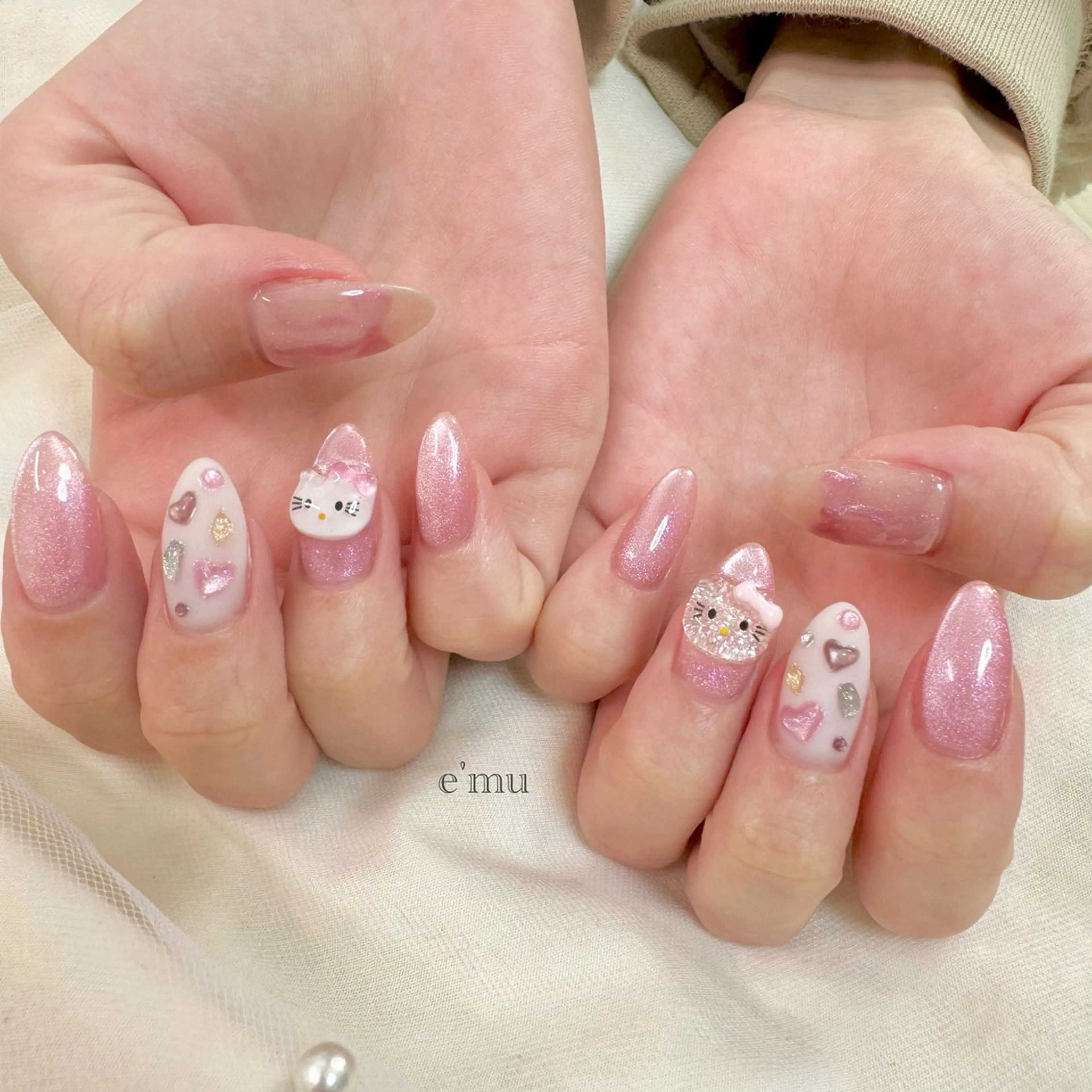ネイル ガーリー ハンドネイル nail salon e'mu💐のネイルデザイン
