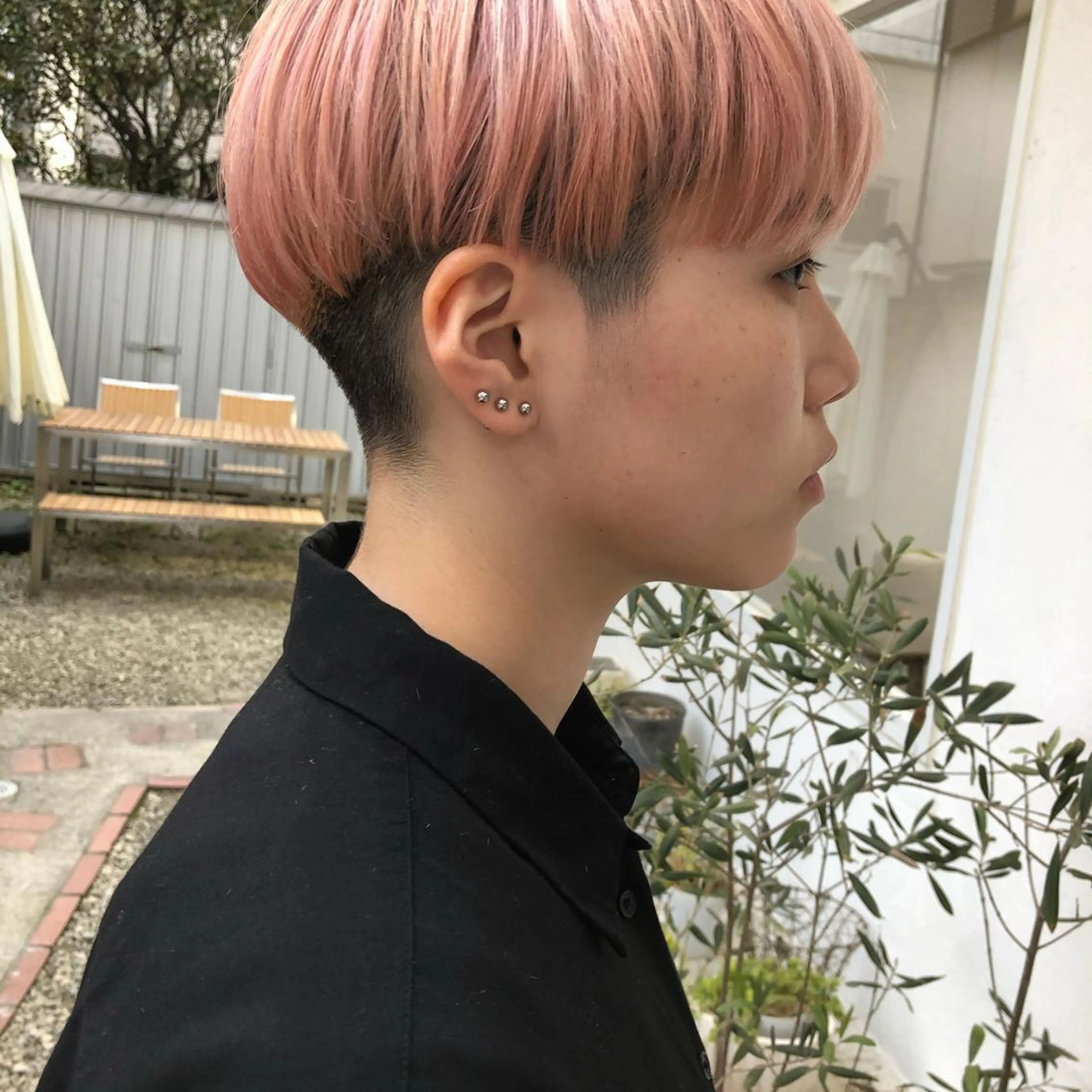 ショート カラー ブリーチカラーが人気 onnuのヘアスタイル