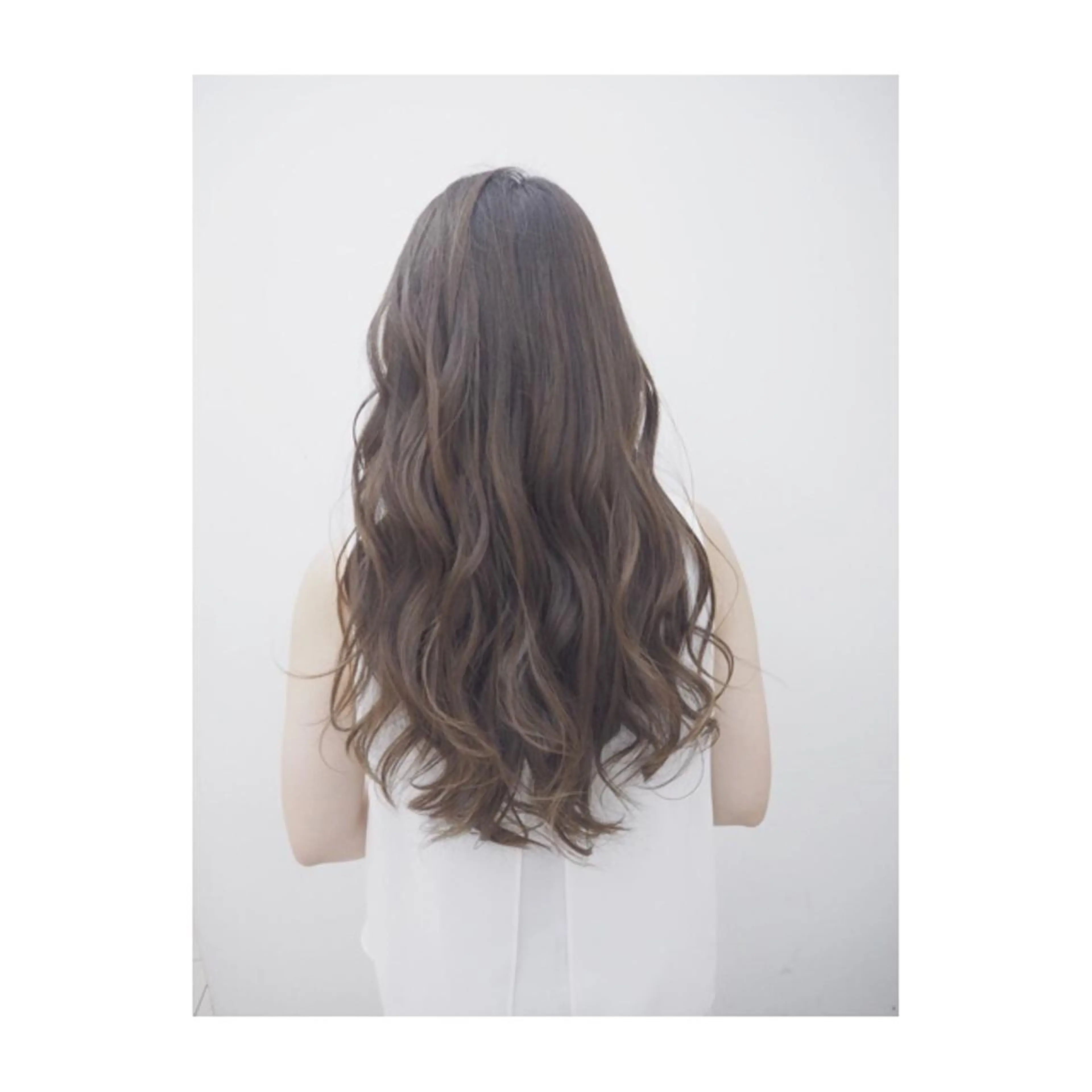 ロング カラー ハイライトカラー イルミナカラー ハイライト 永岡 鉄平のヘアスタイル