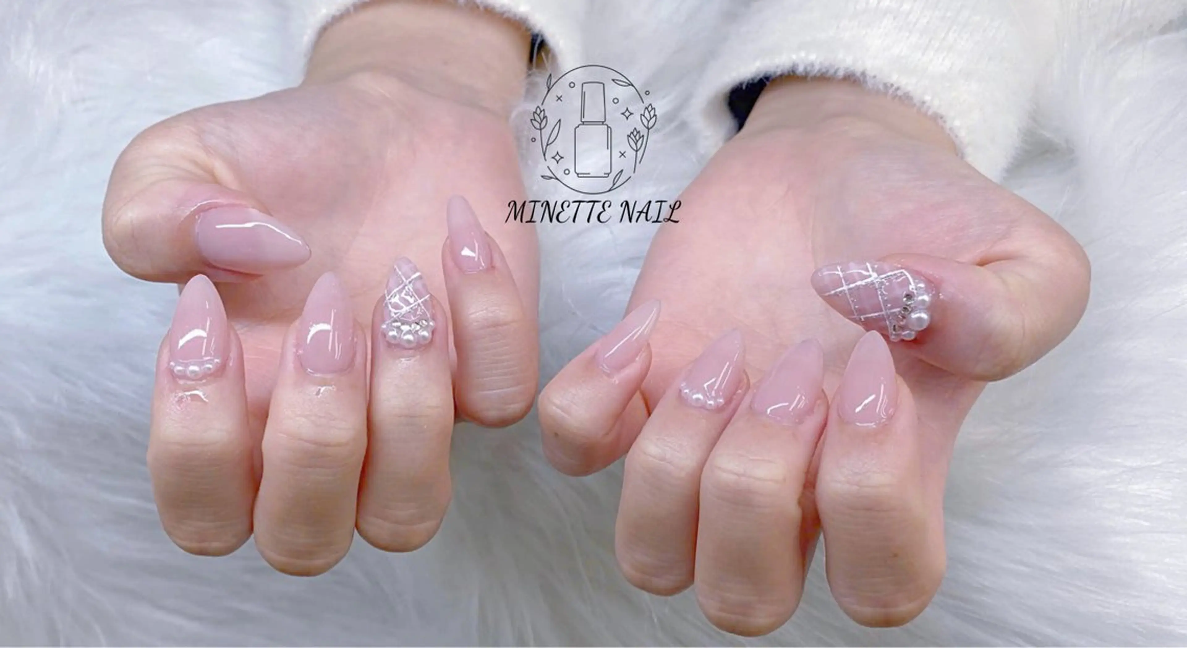 ネイル 長さ出し フレンチネイル ジェルネイル ガラスフレンチ 韓国ネイル ハンドネイル Minette nailHuongのネイルデザイン