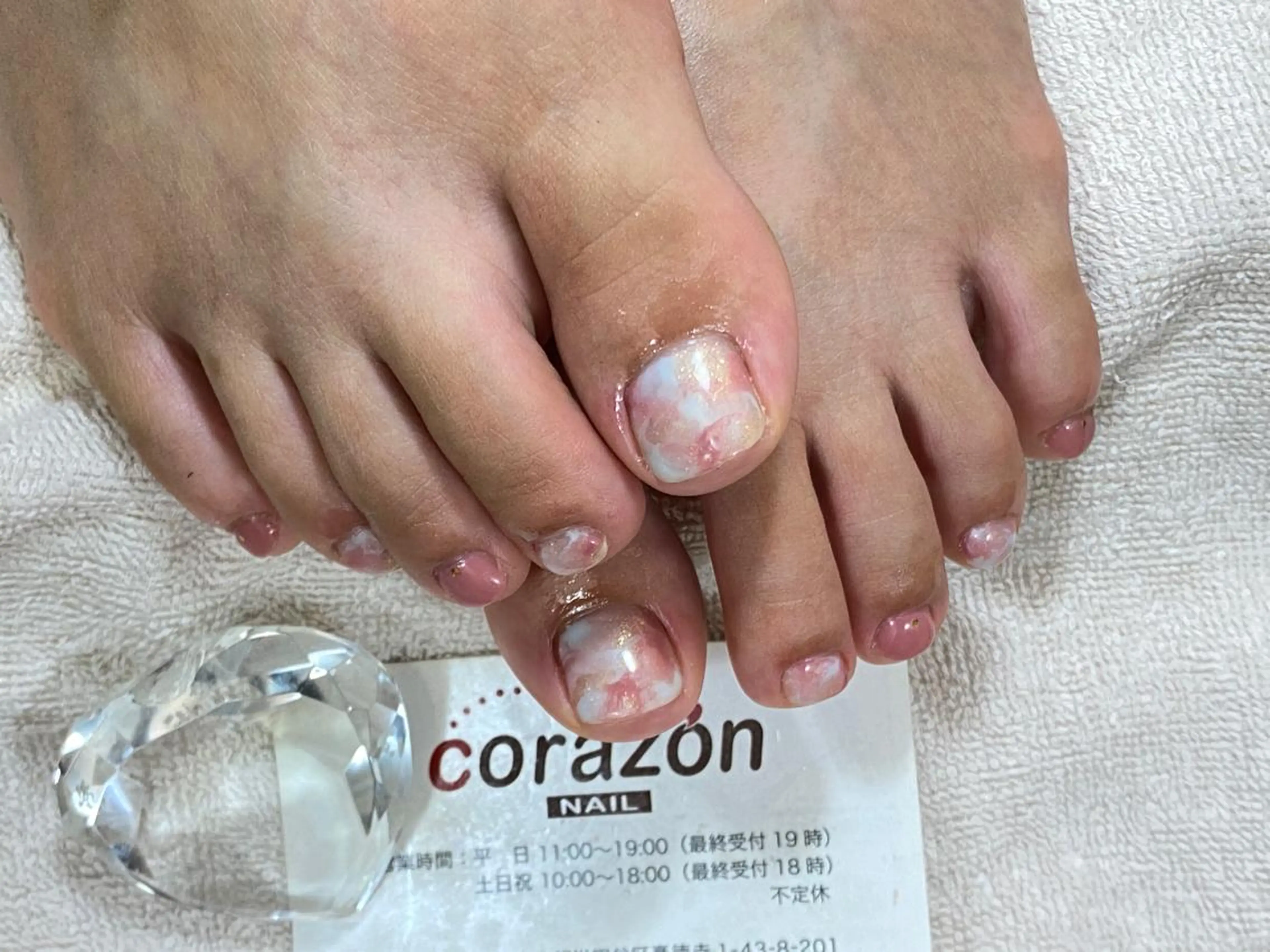 ネイル フットネイル ラメ(グリッター) 水色 ニュアンスネイル フットネイル corazon所属・ネイリスト aicoのネイルデザイン