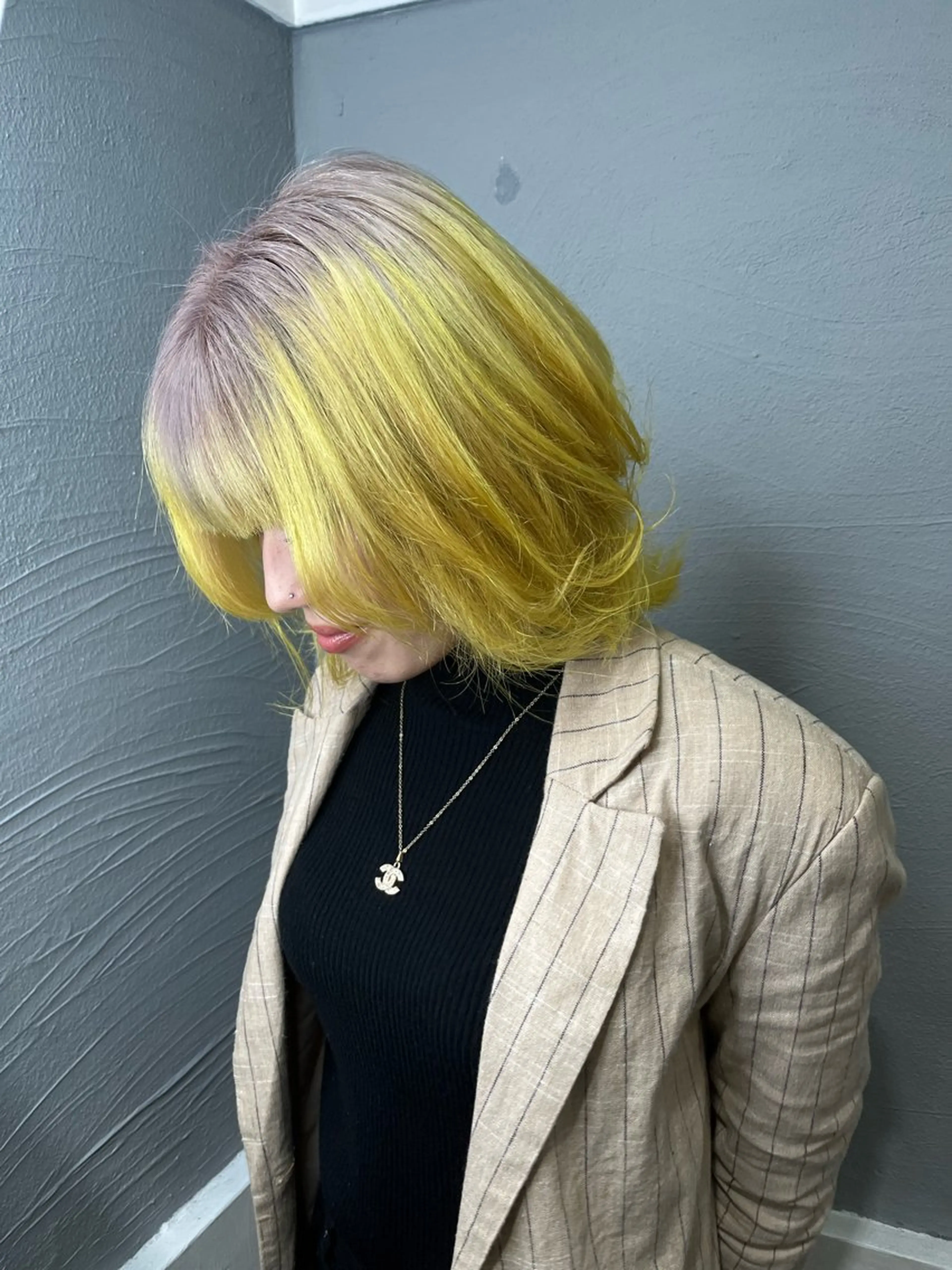 ミディアム カラー dao/ミルクティー /ブラウン/ブロンドのヘアスタイル