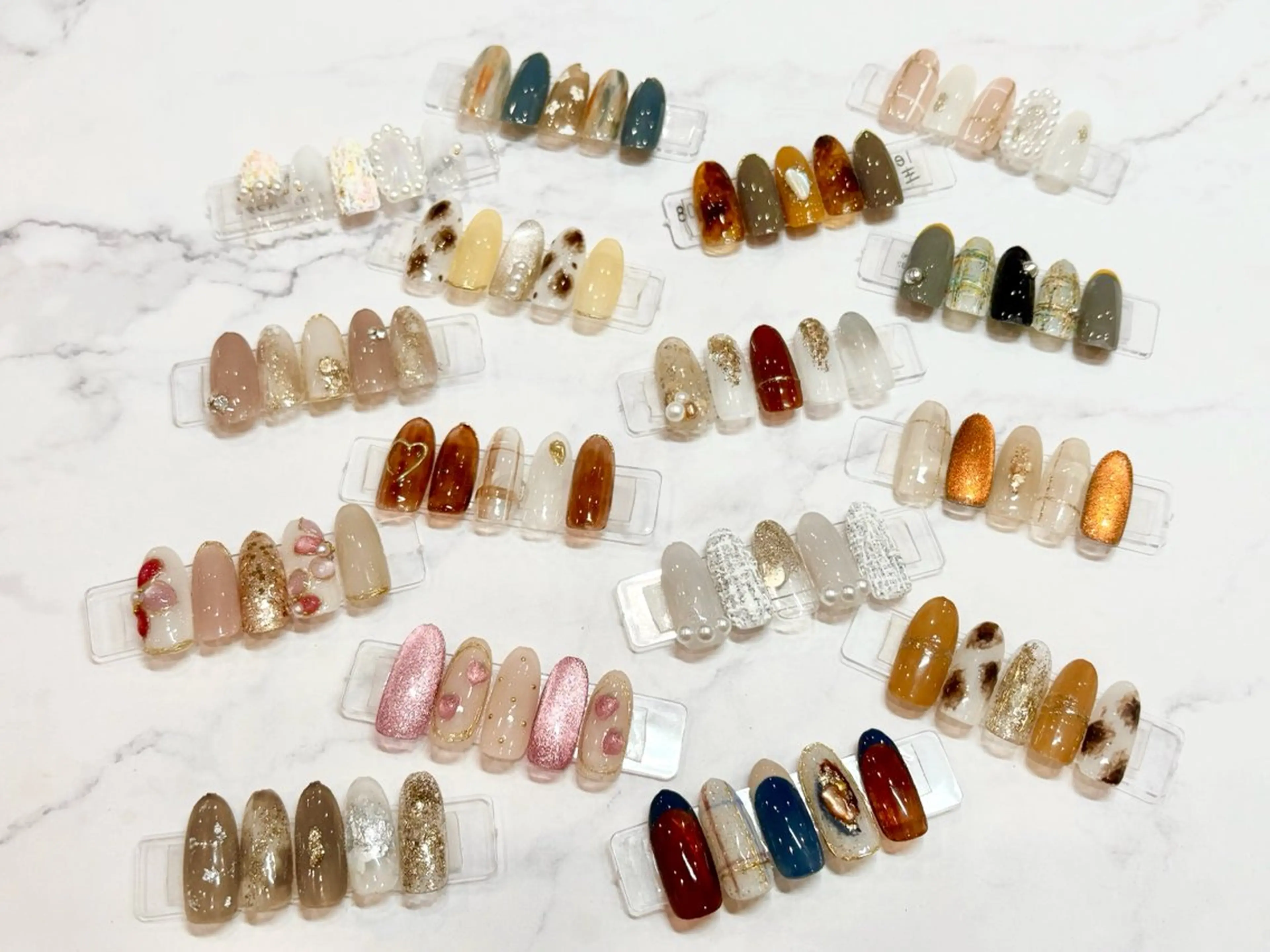 ⭐️ハンド⭐️ゴージャスデザイン(30種類以上のデザインからお選びいただけます)の写真