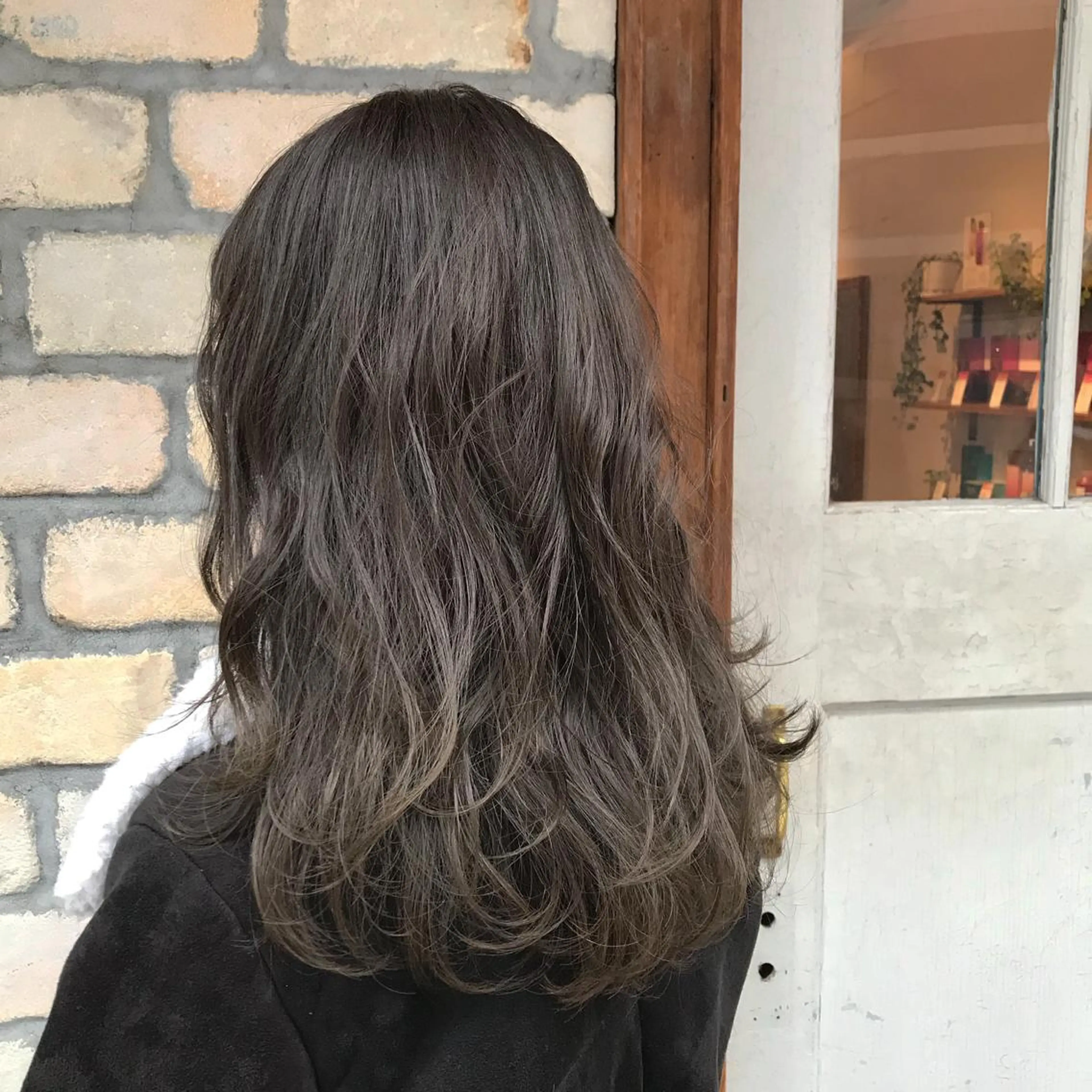 ロング カラー アッシュ ベージュカラー emme エミィ/立川のヘアスタイル