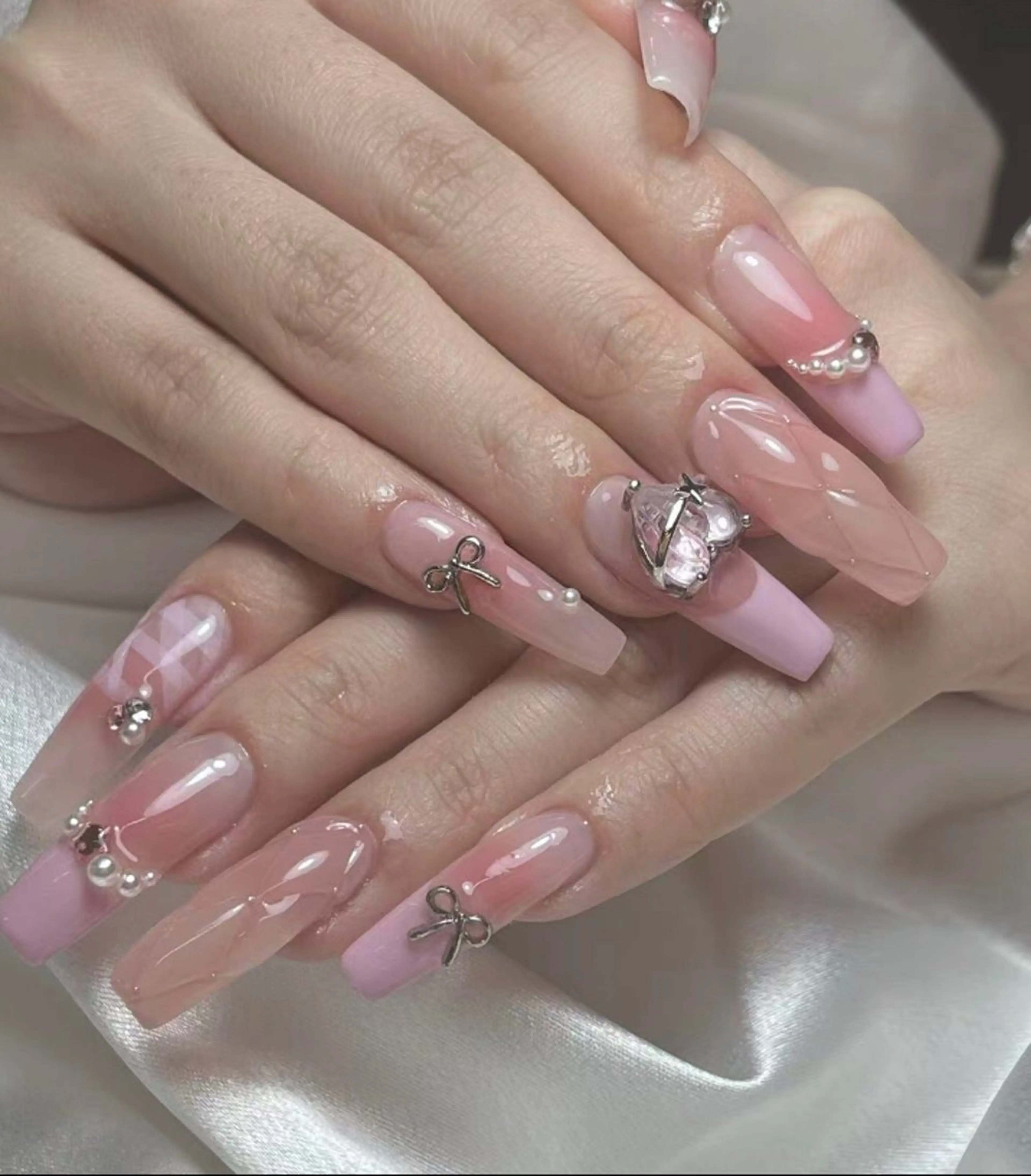 ネイル LR.ONE ヨウのネイルデザイン