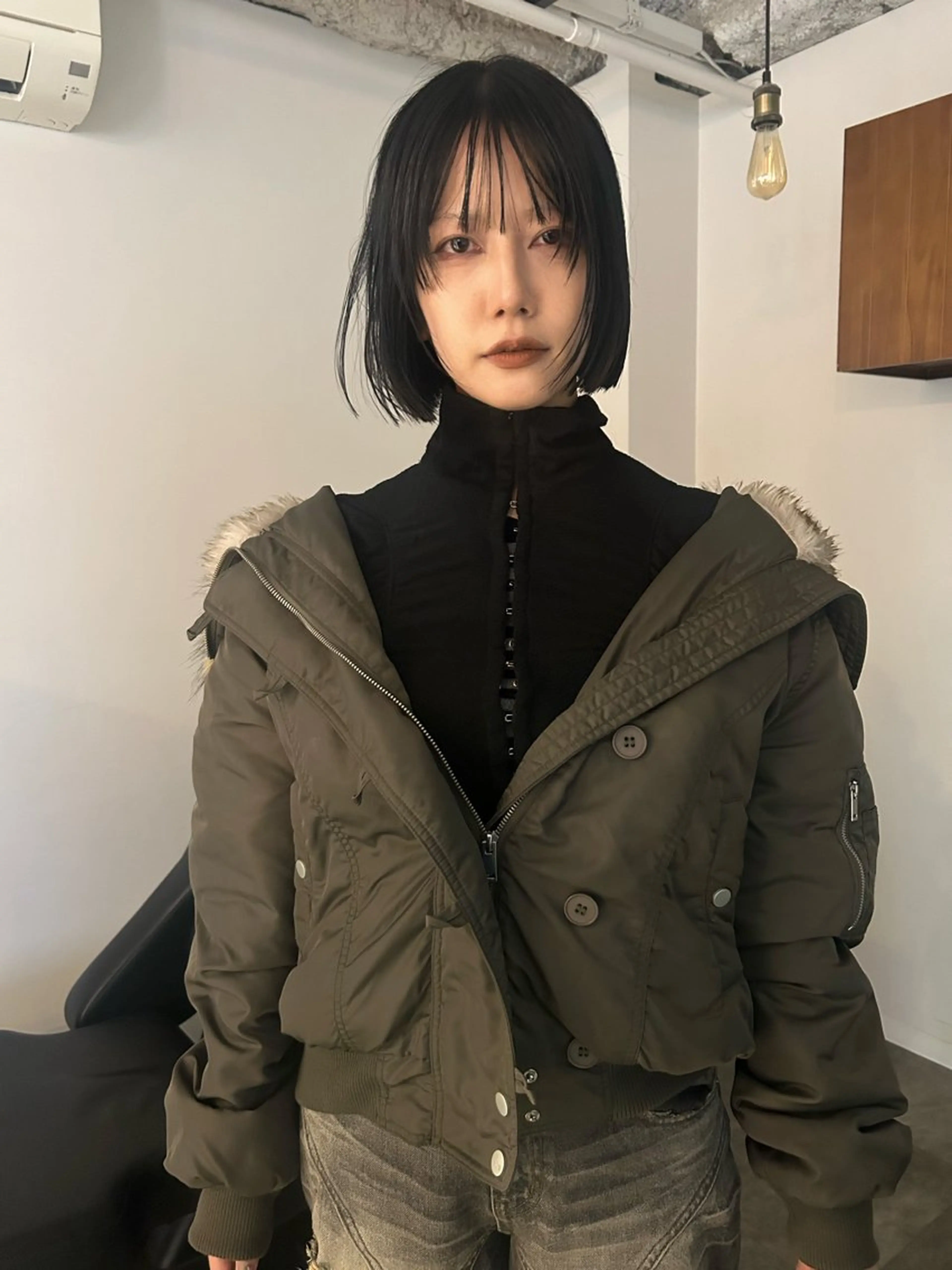 ショート カラー 黒髪 ボブ カット ヘアカラー トリートメント Loom.所属・村上雅人 ナチュラルモードのヘアスタイル