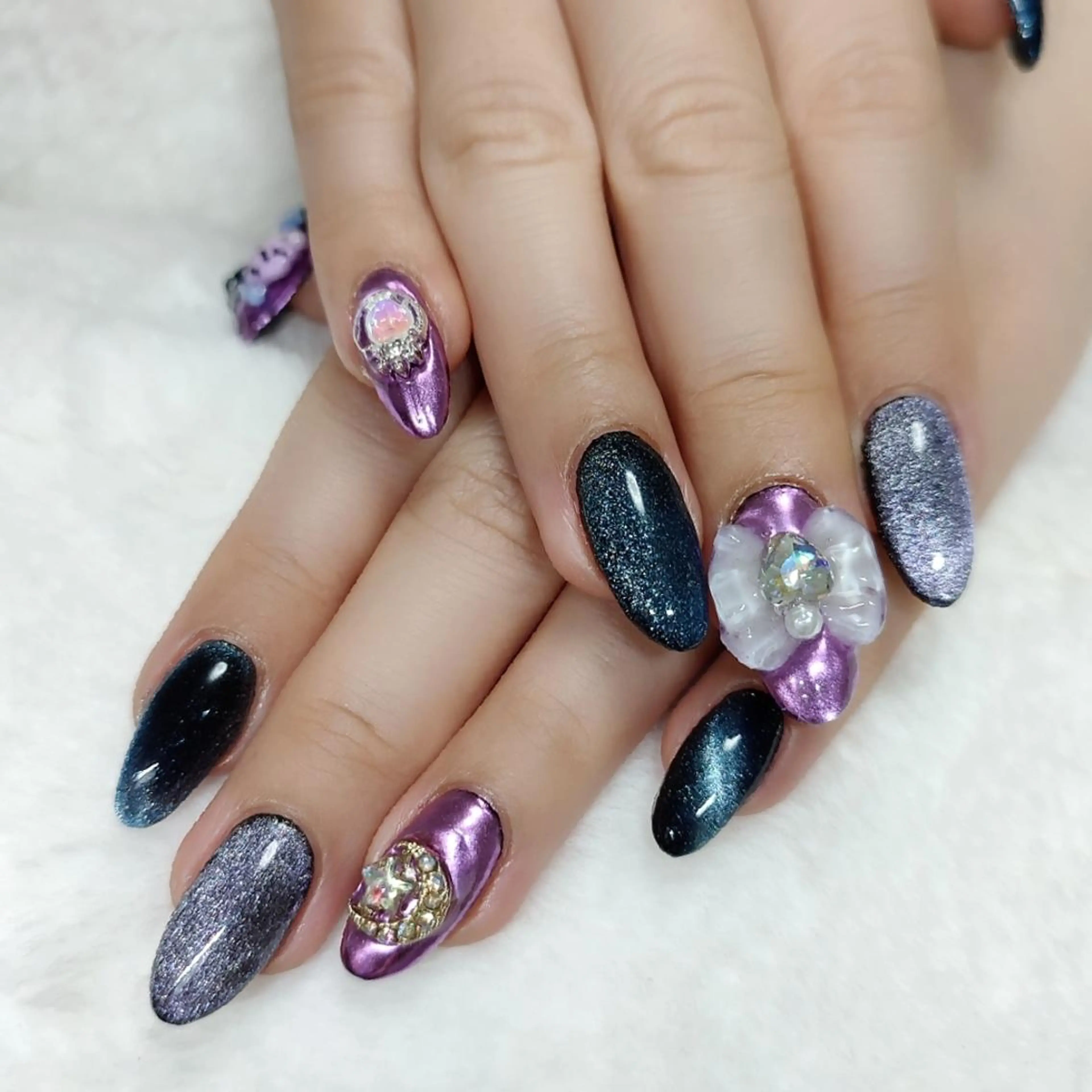 ネイル ハンドネイル RUNWAY 　　の眉毛・アイブロウイメージ