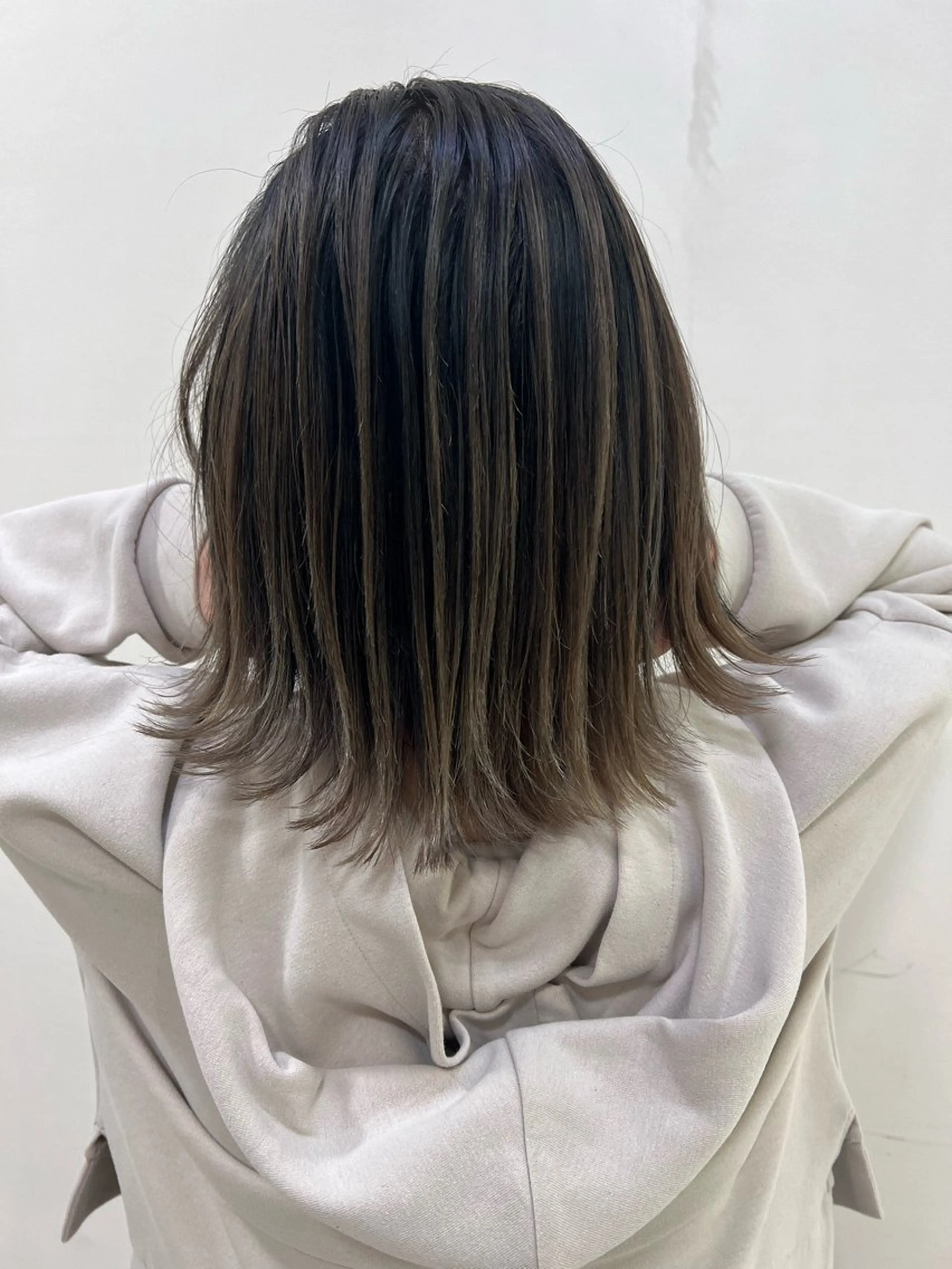 ミディアム カラー 🌈野間 声良🌈のヘアスタイル