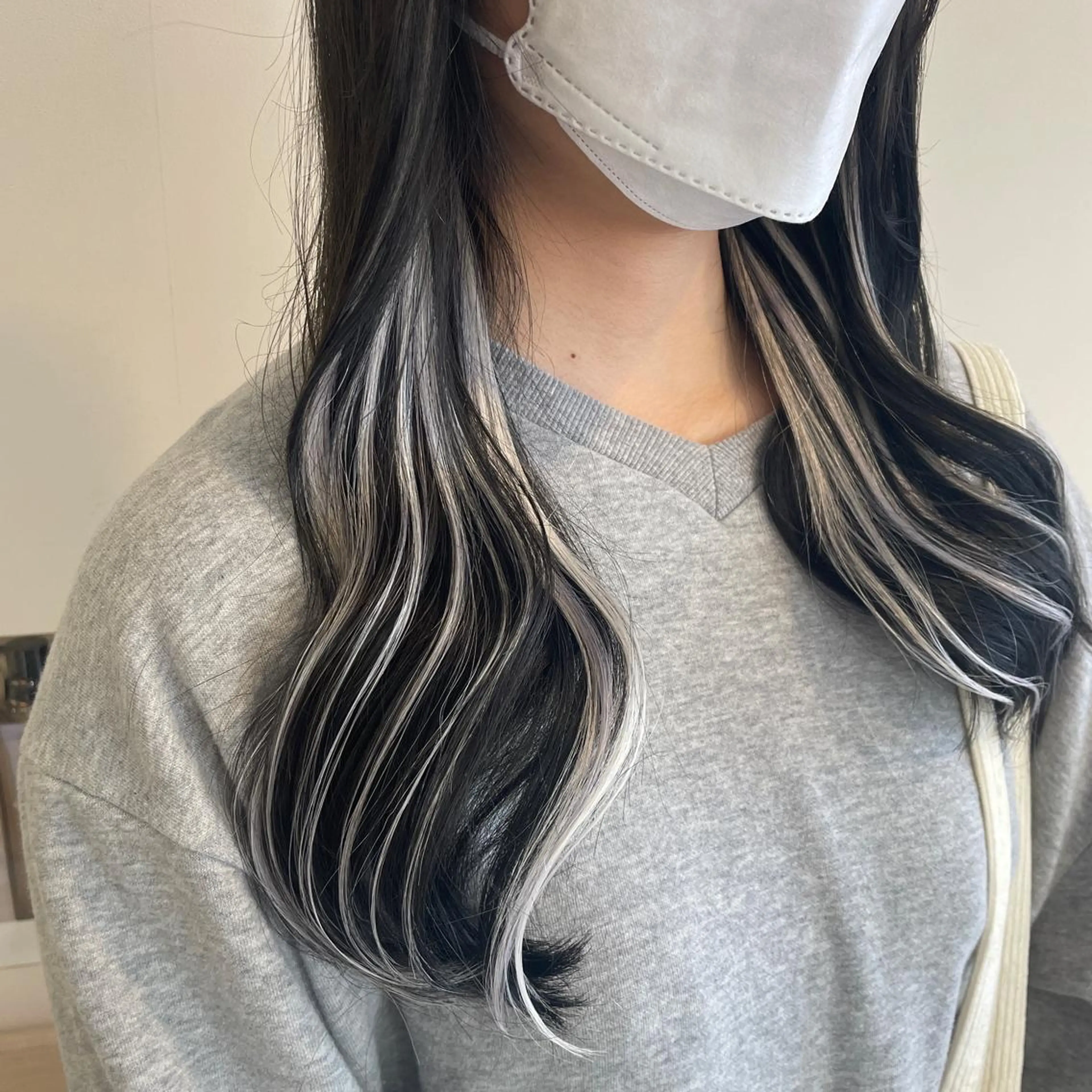 シールエクステでインナーカラー🌈10本以上コース✨エクステカット込みの写真