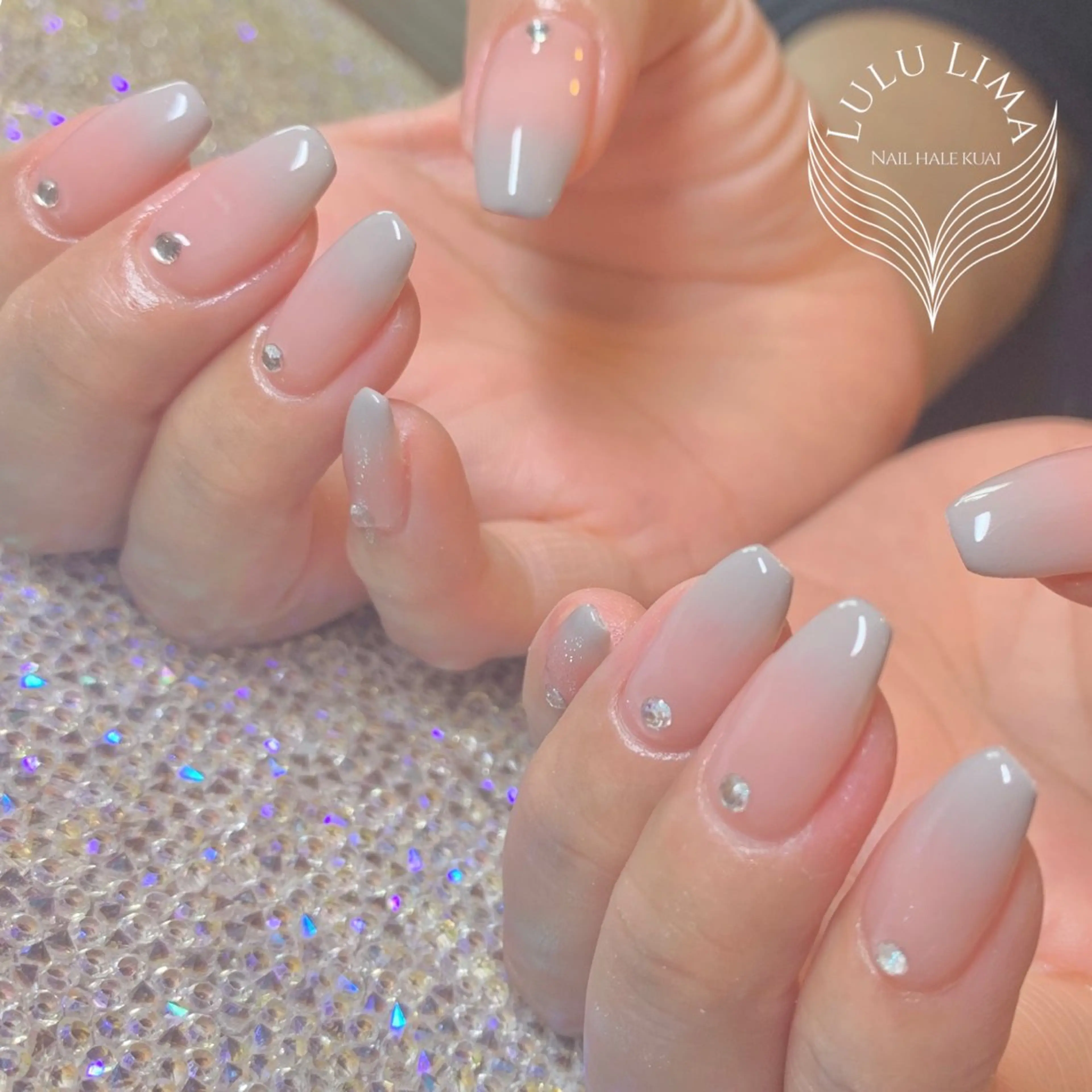 ネイル アートネイル グラデーション ワンカラーネイル ストーンネイル ハンドネイル フットネイル ハンドケア LULU LIMAのネイルデザイン