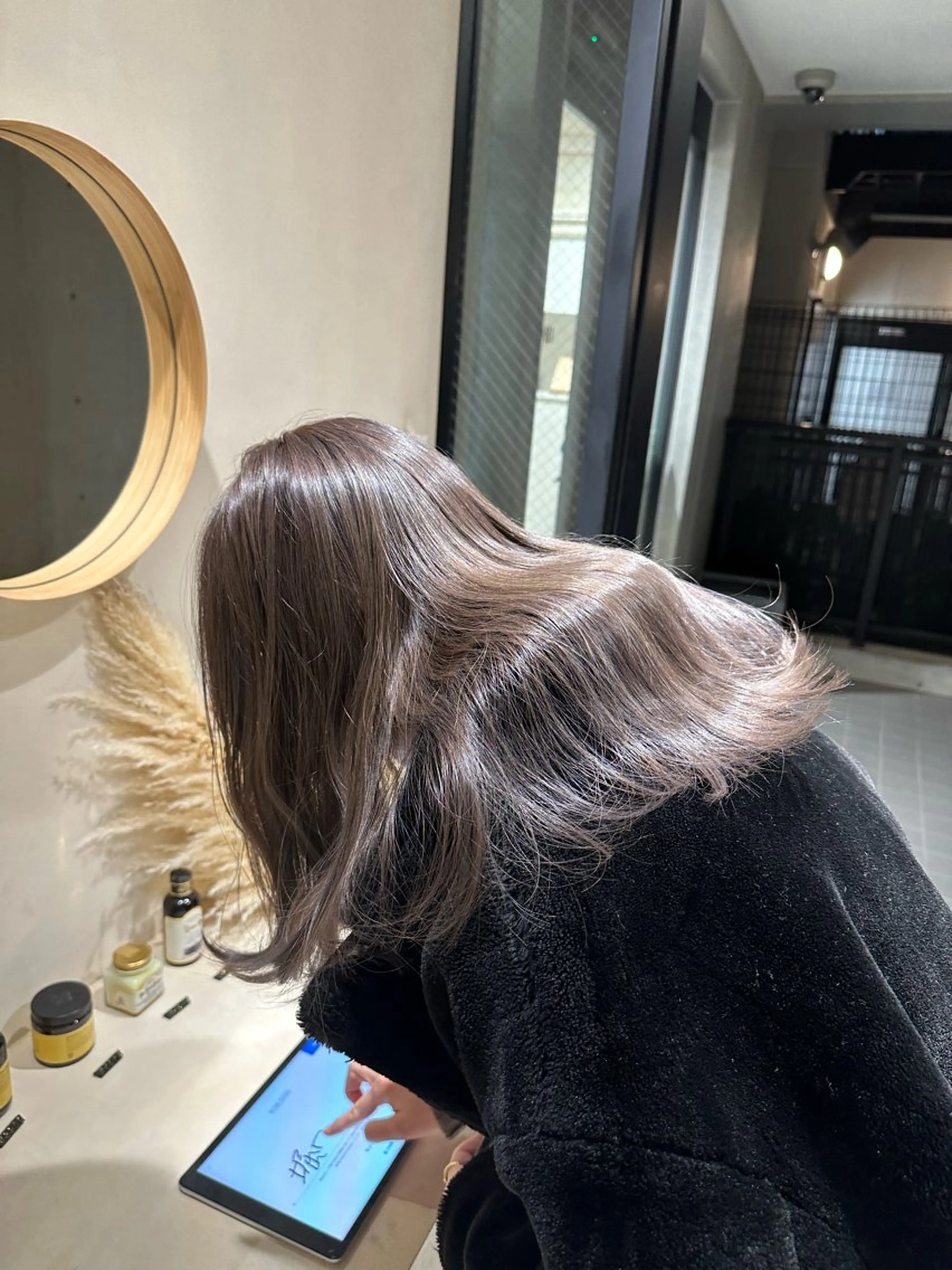 セミロング カラー グレージュ カット ヘアカラー トリートメント 高橋大樹/グレージュ 透明感/髪質改善のヘアスタイル