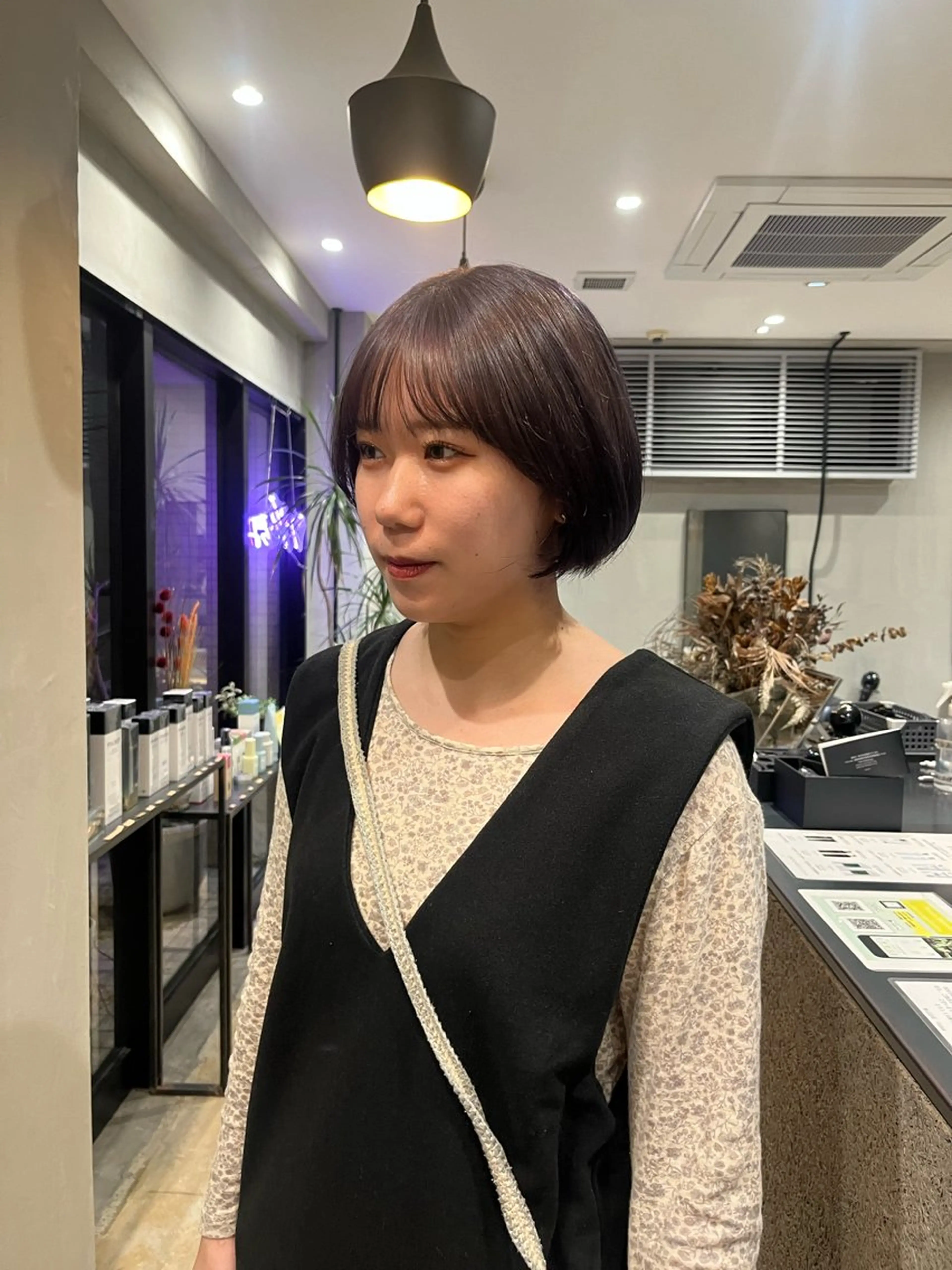 ショート カラー ブリーチ グレージュ ラベンダーカラー ラベンダーグレージュ ラベンダーグレー こまつばらみお/レイ ヤー/ダブルカラーのヘアスタイル