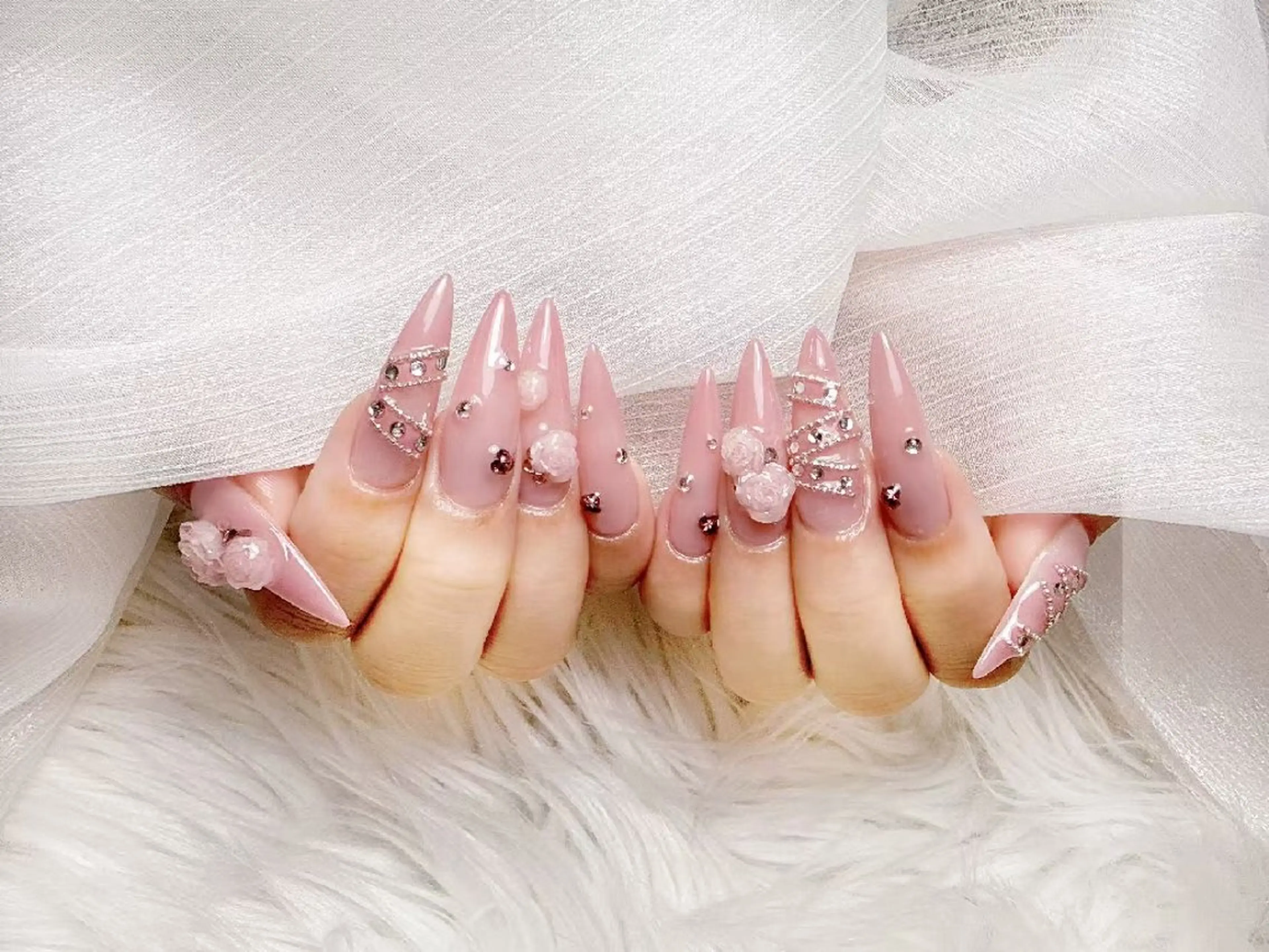 ネイル ENsalon AKIRAのネイルデザイン