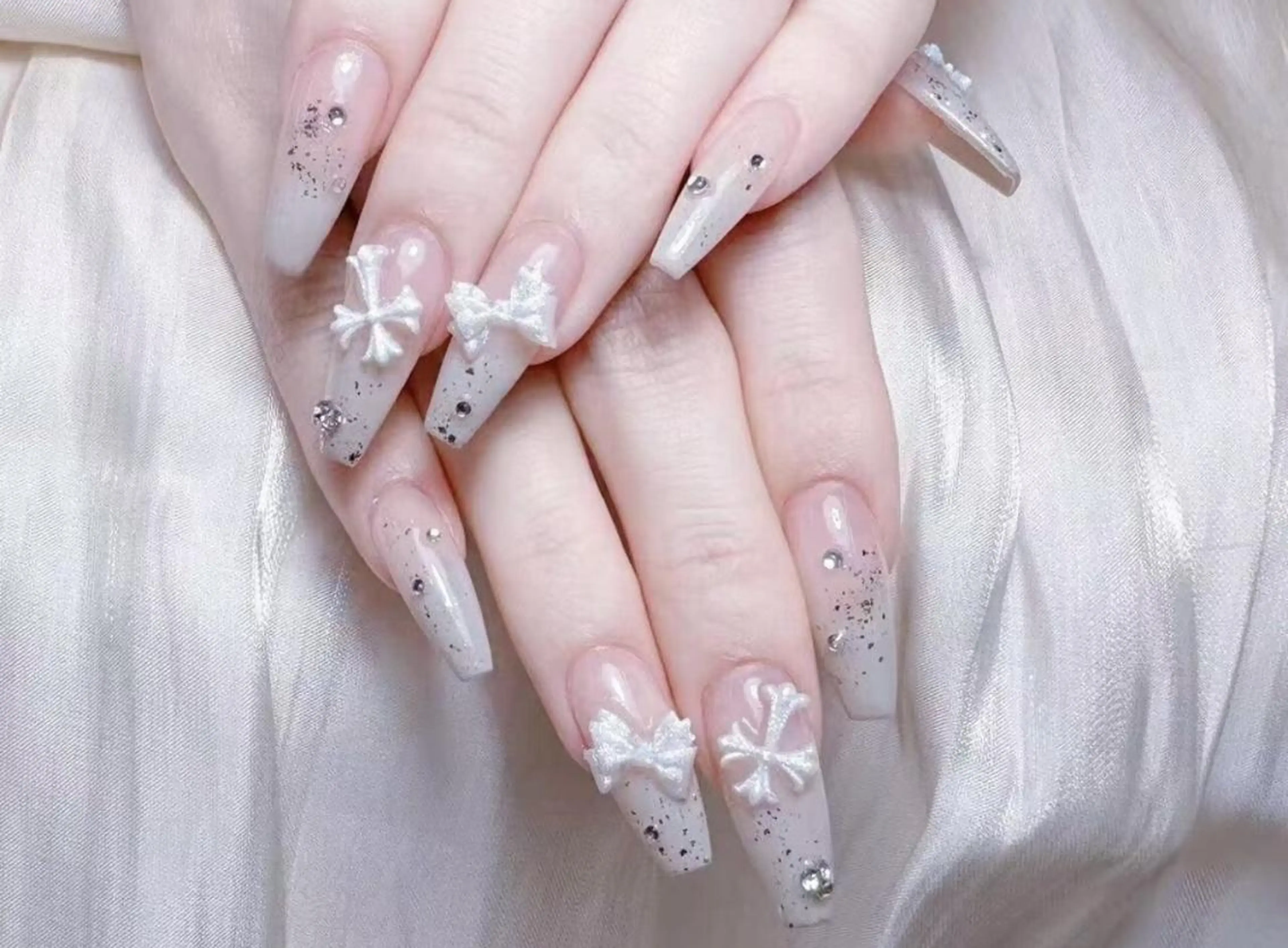 ネイル 🐳彩羽チップ 長さだし専門🐳のネイルデザイン