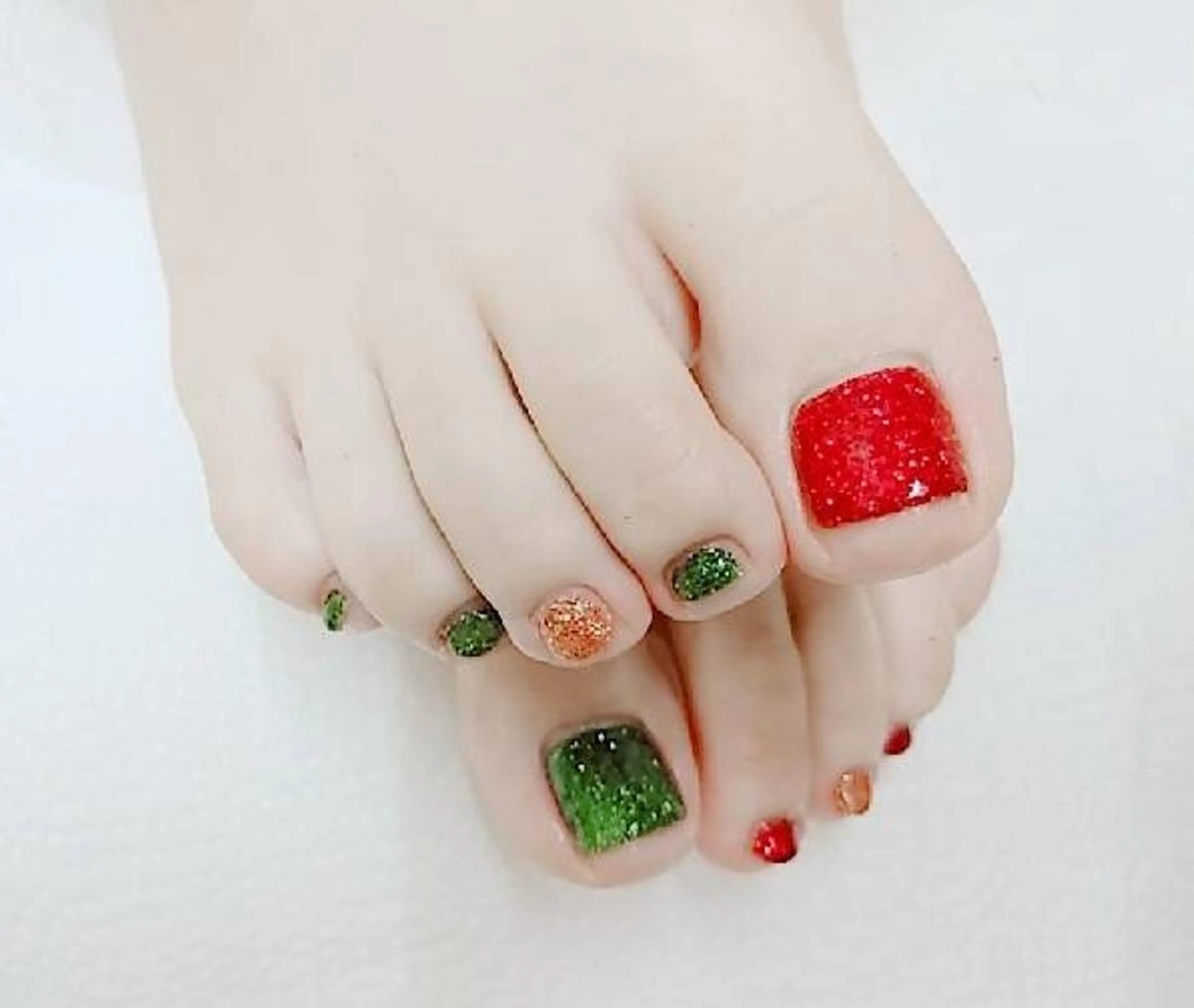 ネイル フットネイル 冬ネイル クリスマス プライベートサロン RosyLily所属・プライベートサロン Rosy Lilyのネイルデザイン