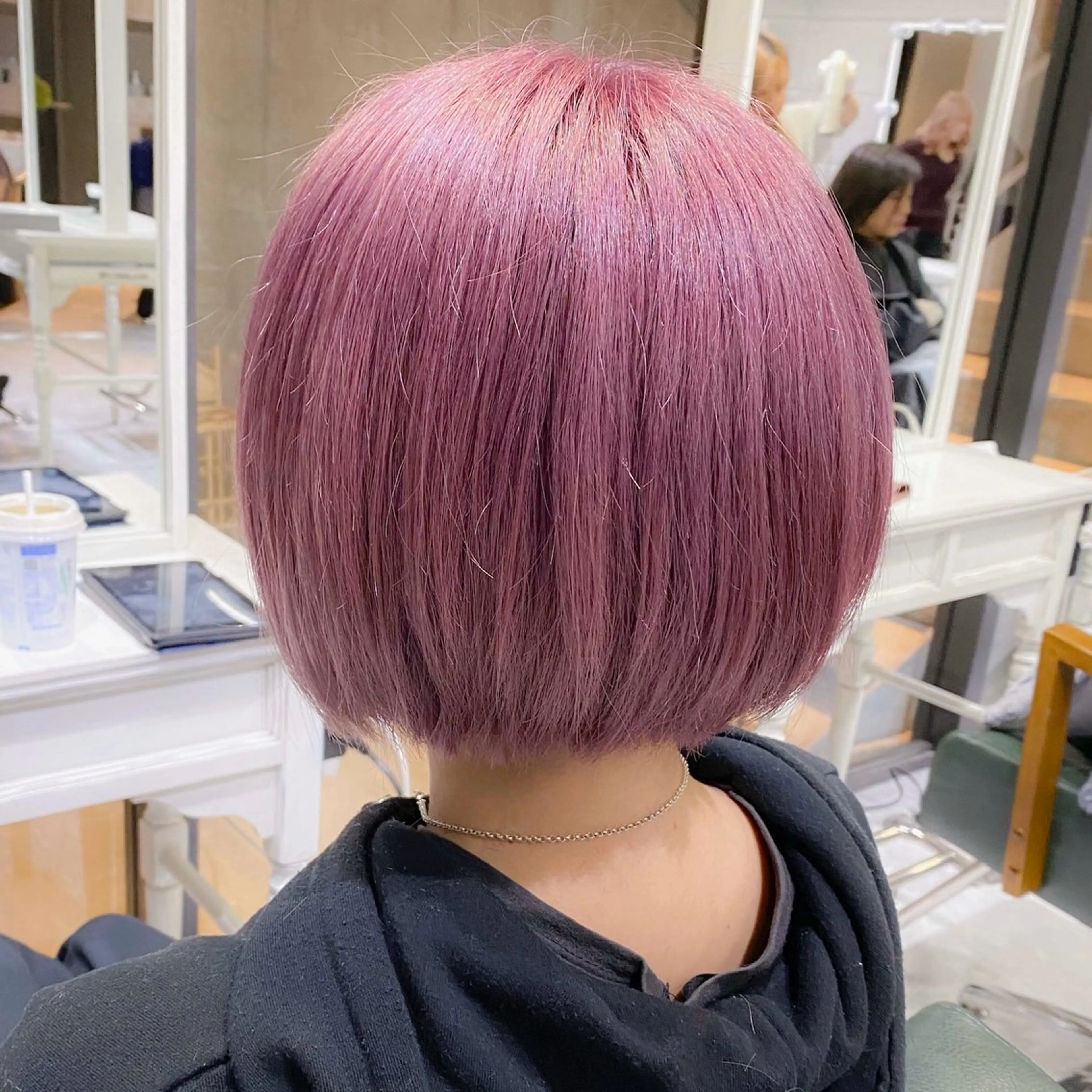 ショート カラー ブリーチ デザインカラー ハイトーンカラー ピンクカラー ヘアカラー トリートメント DAYS Men’sのヘアスタイル