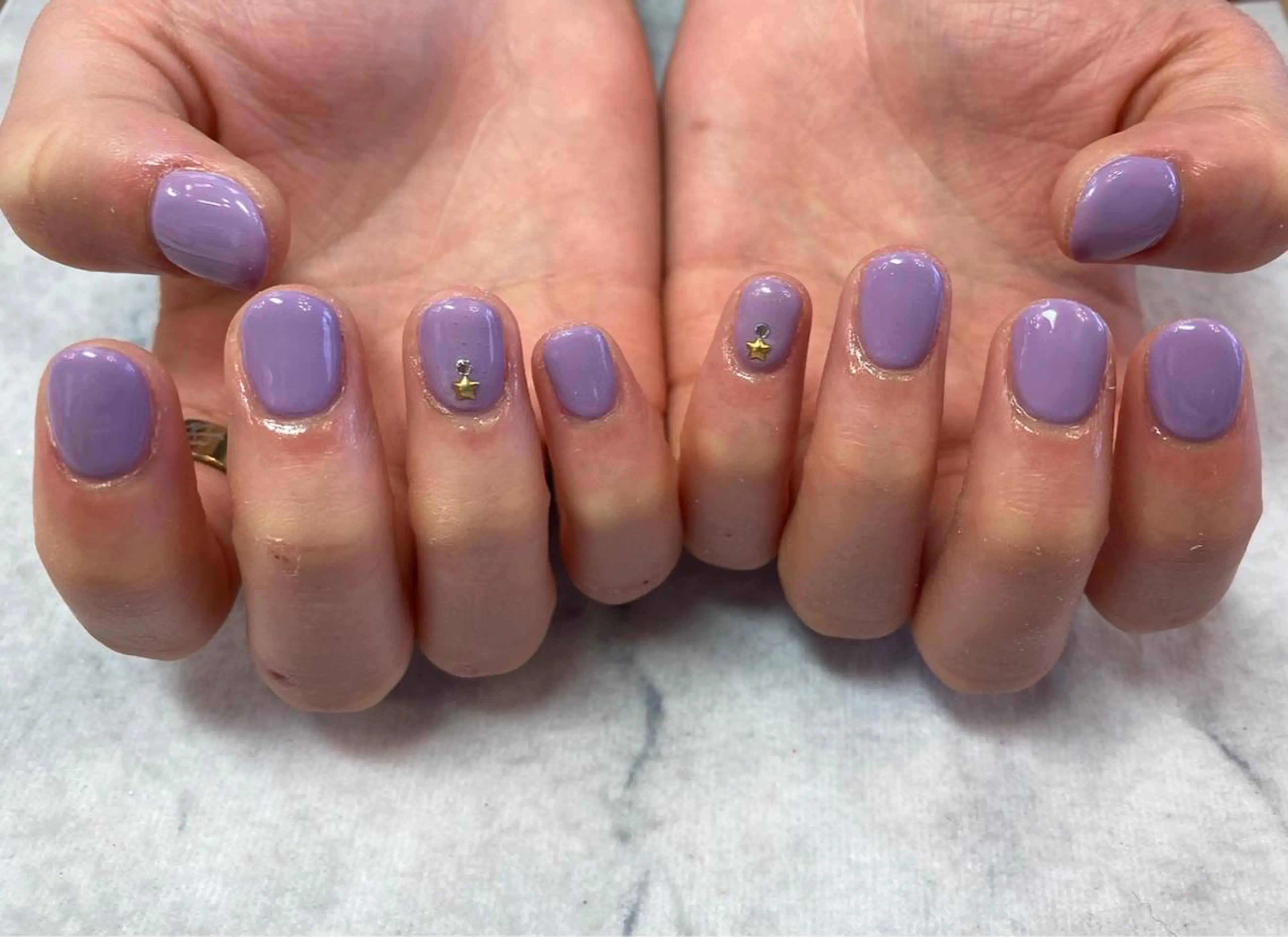 ネイル ネイルリボン 受付スタッフのネイルデザイン