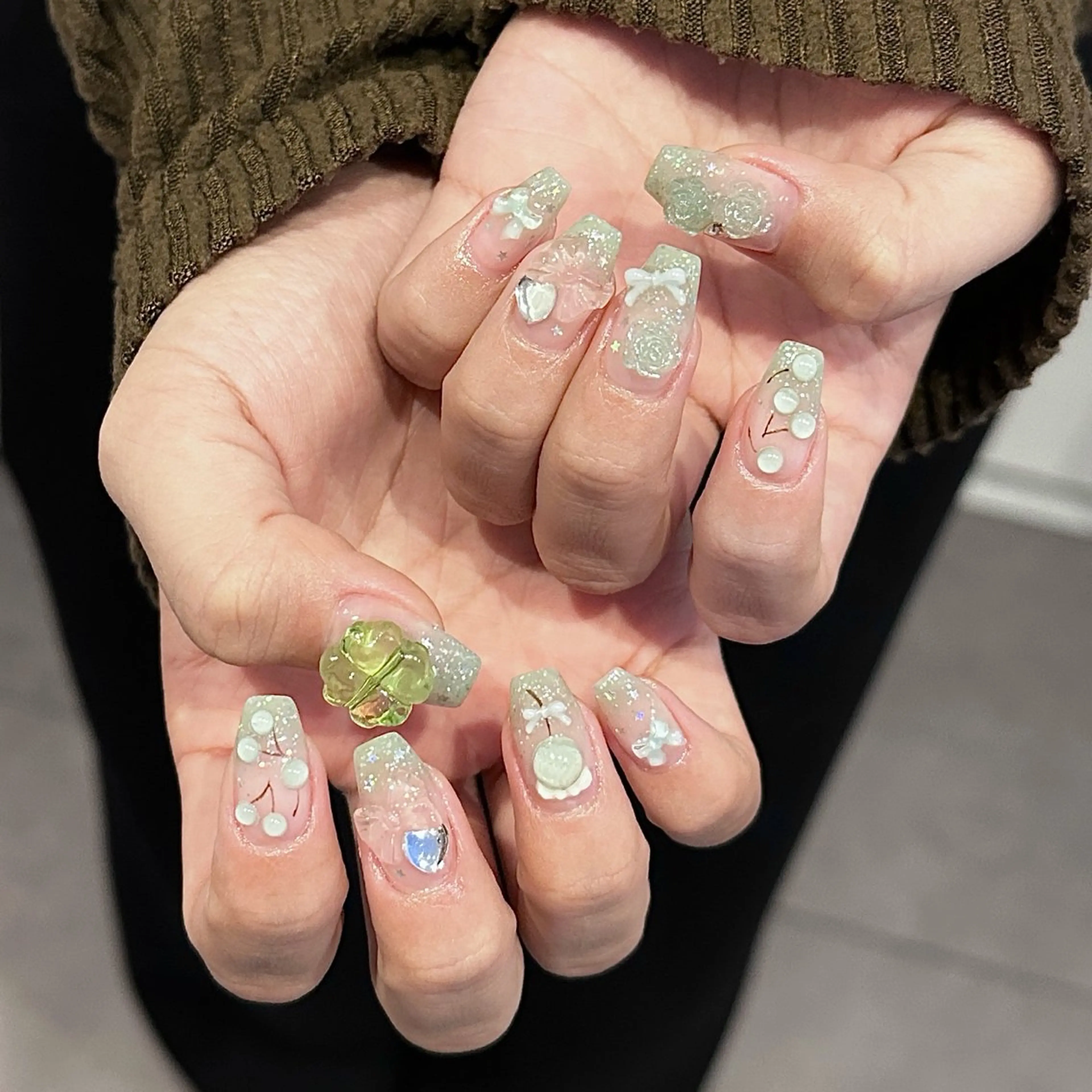 こだわりたい方おすすめ◎アート10本＋無料パーツ乗せ放題☆.*˚の写真