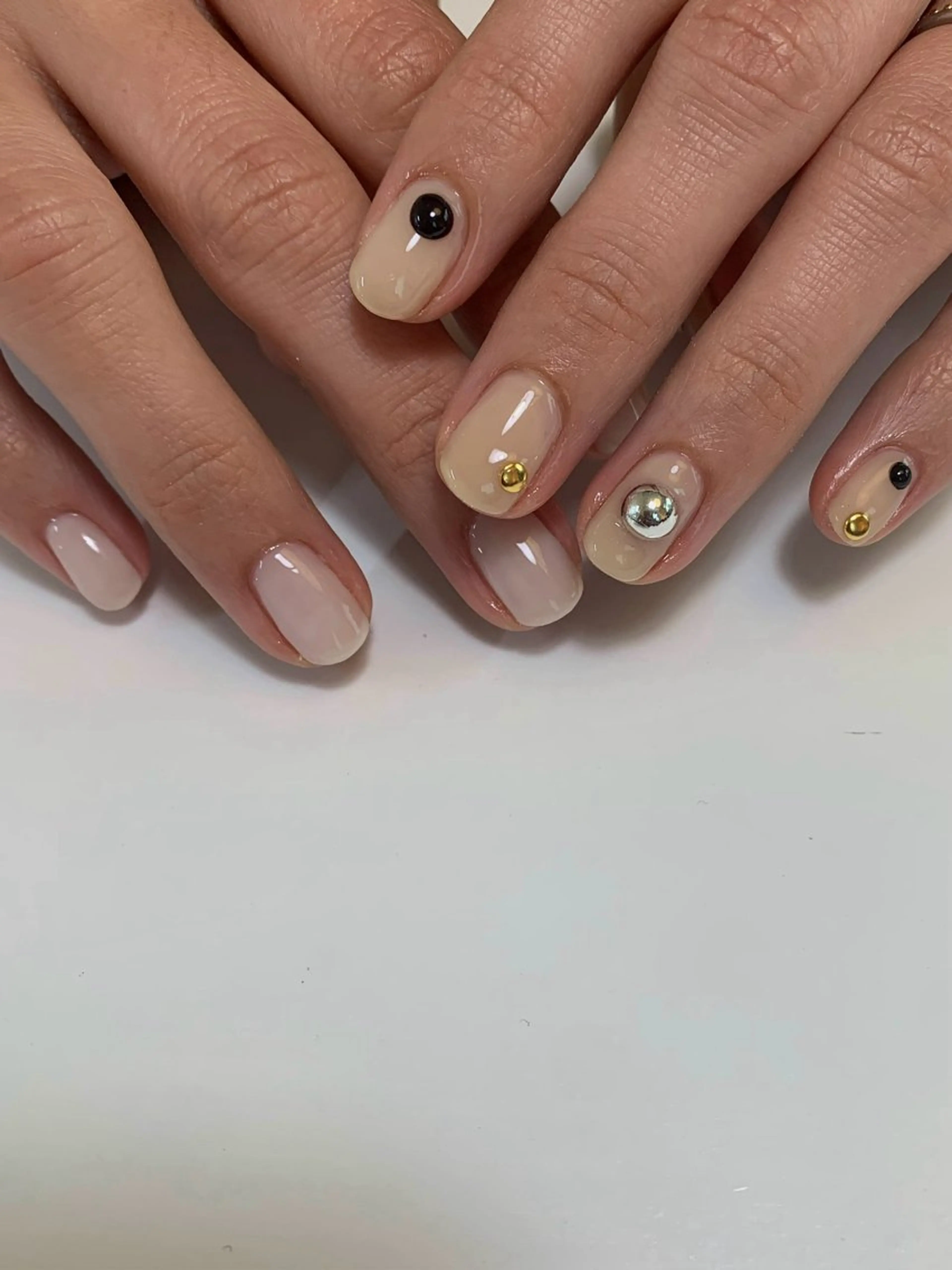 ネイル アートネイル シンプルネイル ホワイト is.nail 🌷sonokoのネイルデザイン