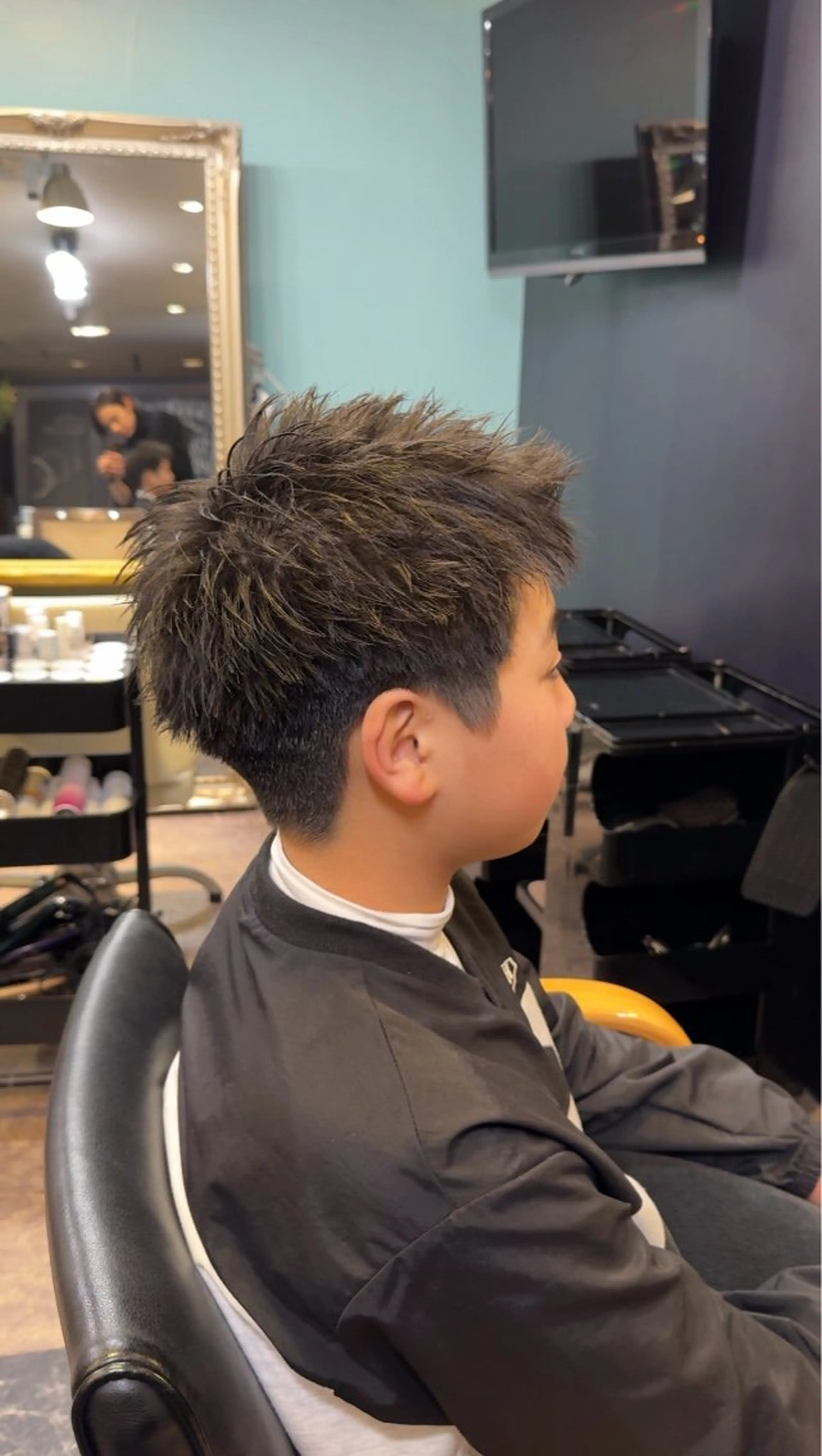 ショート メンズ スパイキーショート 刈り上げ ショートヘア 舘野涼太 /ダブル カラー/髪質改善のヘアスタイル