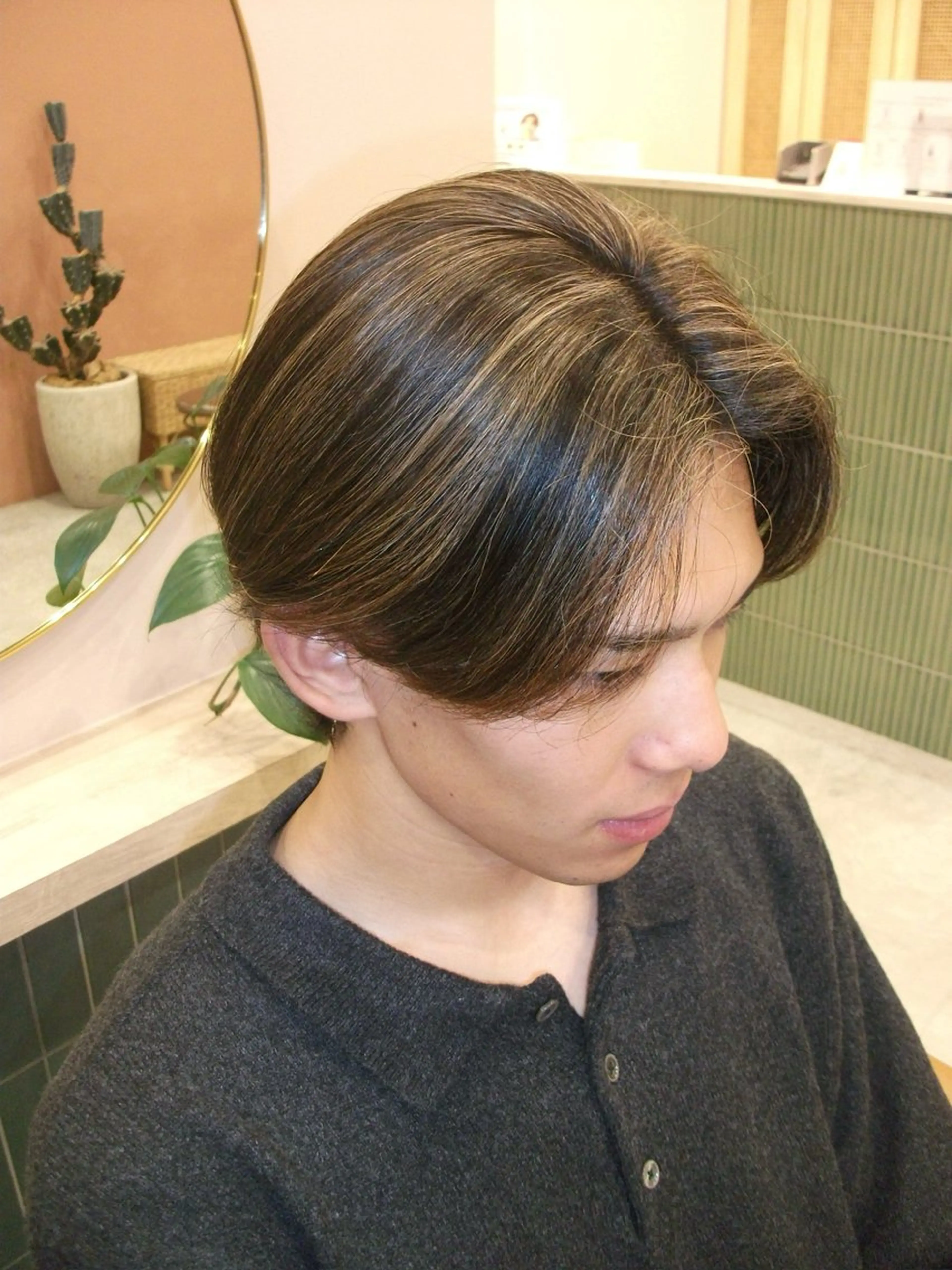 カラー ハイライトカラー igggy所属・松岡 茉和のヘアスタイル