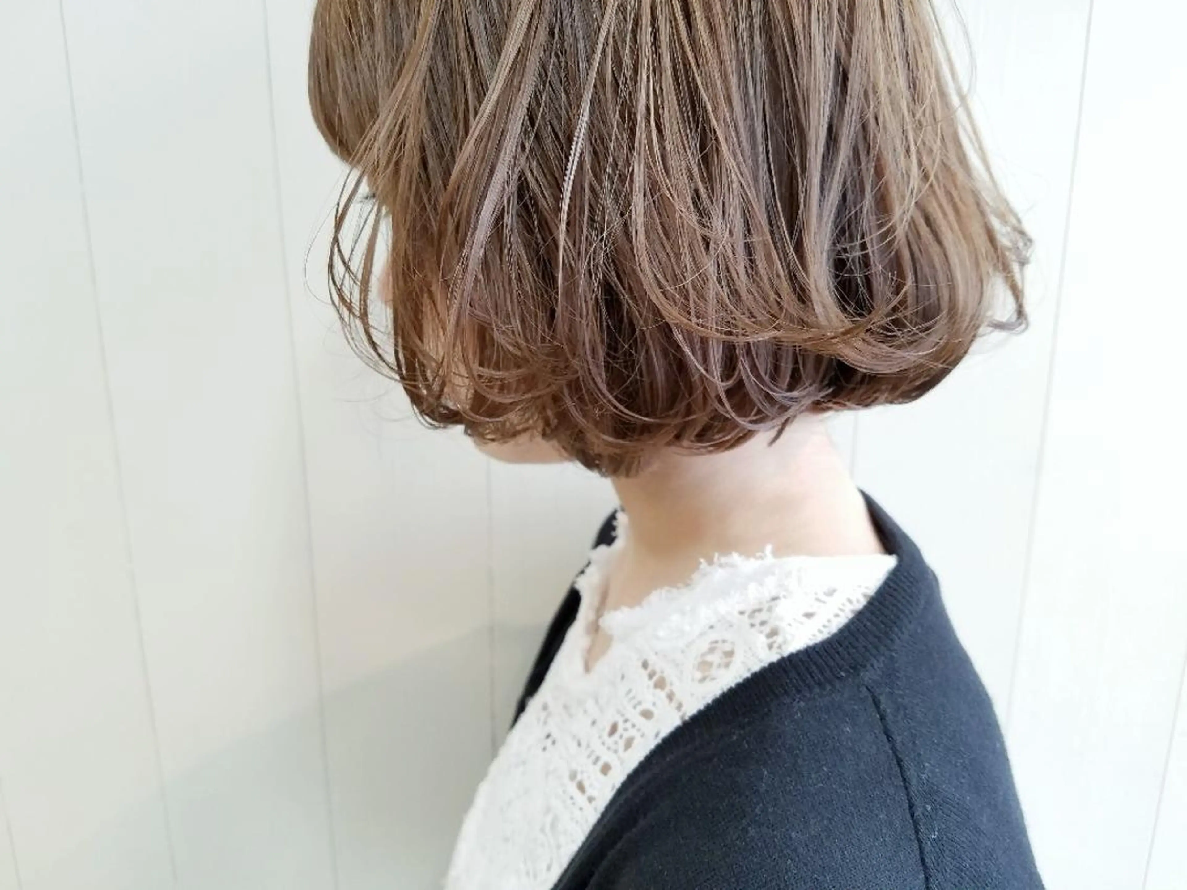 ショート カラー ベージュカラー ボブ imai /カット/パーマのヘアスタイル