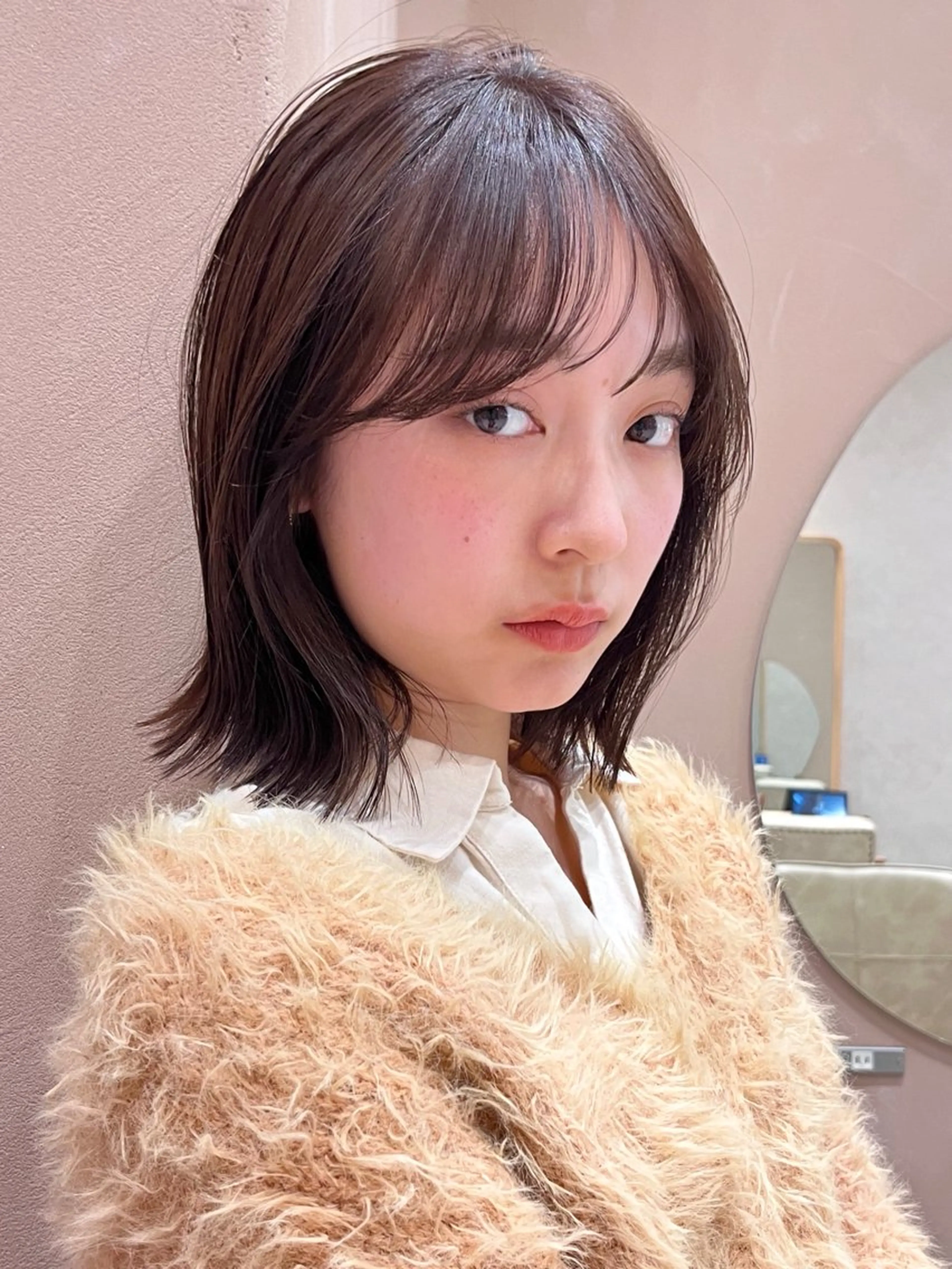 ミディアム 阿久津真衣 似合わせカットのヘアスタイル