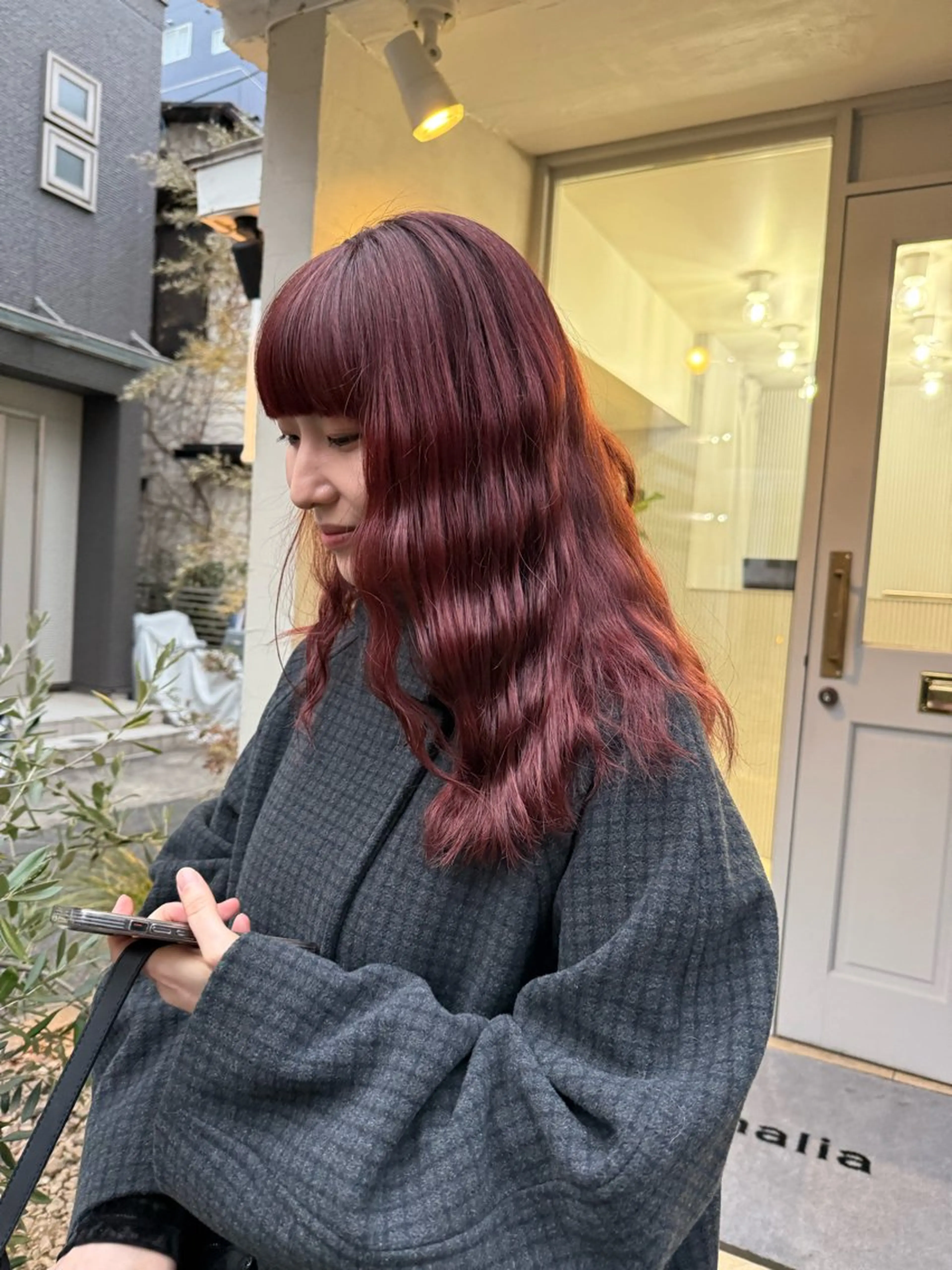 ロング カラー ミルクティー× グレージュMOMOのヘアスタイル