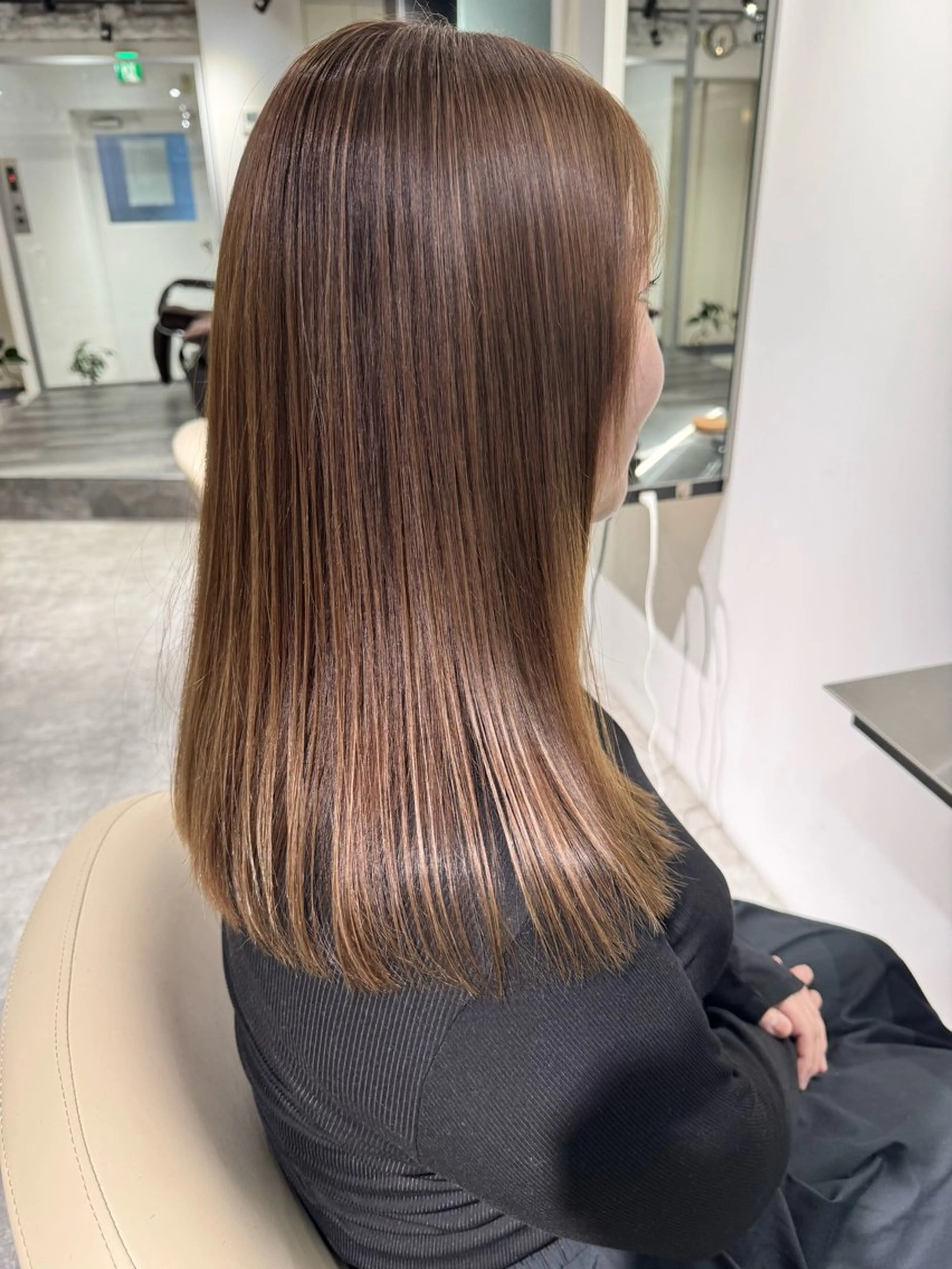 ロング カラー 髪質改善 レイヤーカット トリートメント カット ヘアカラー トリートメント reverie【レヴリー】所属・夜23時まで予約🉑 reverieあきらのヘアスタイル