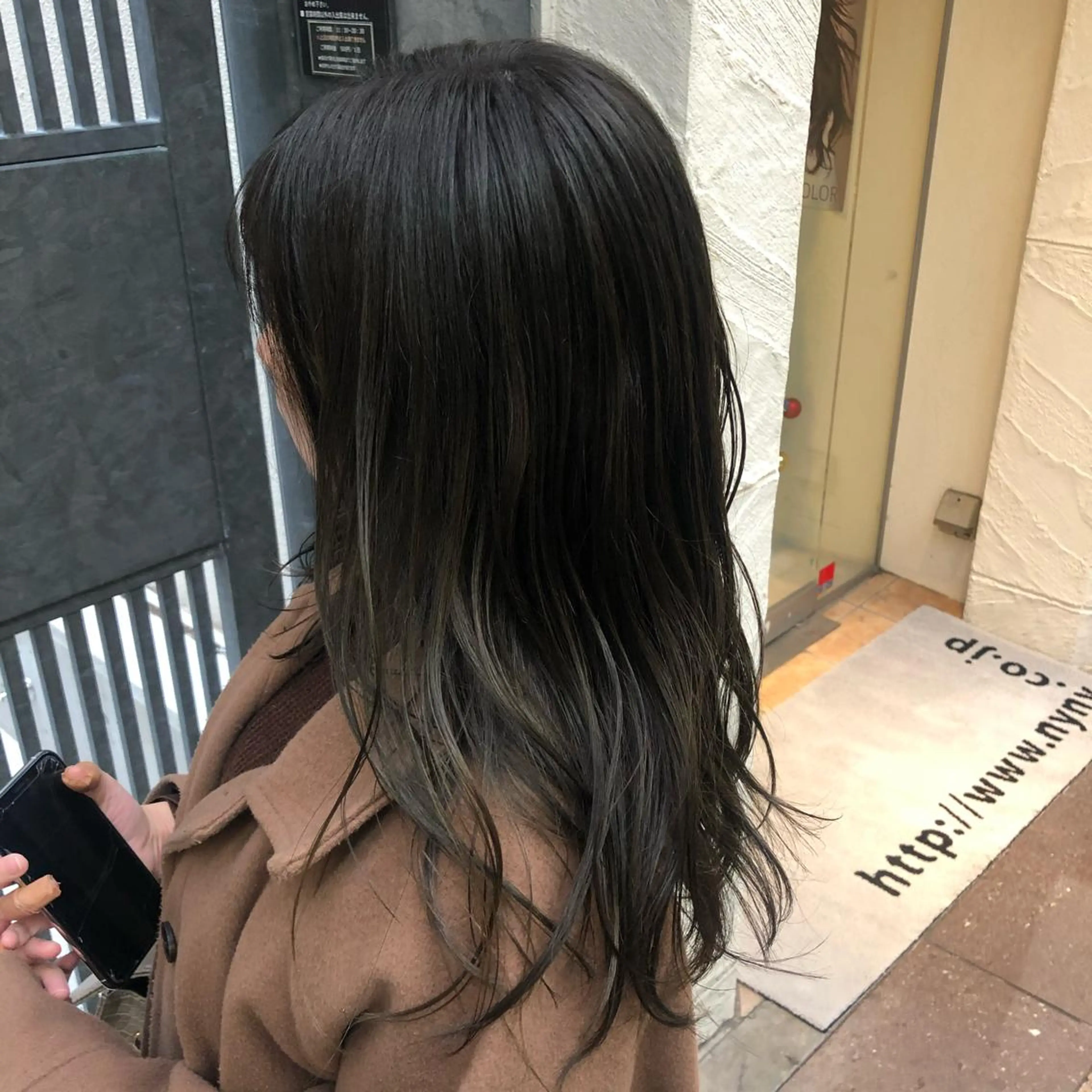 ロング カラー ウルフカット／吉村 桃子のヘアスタイル