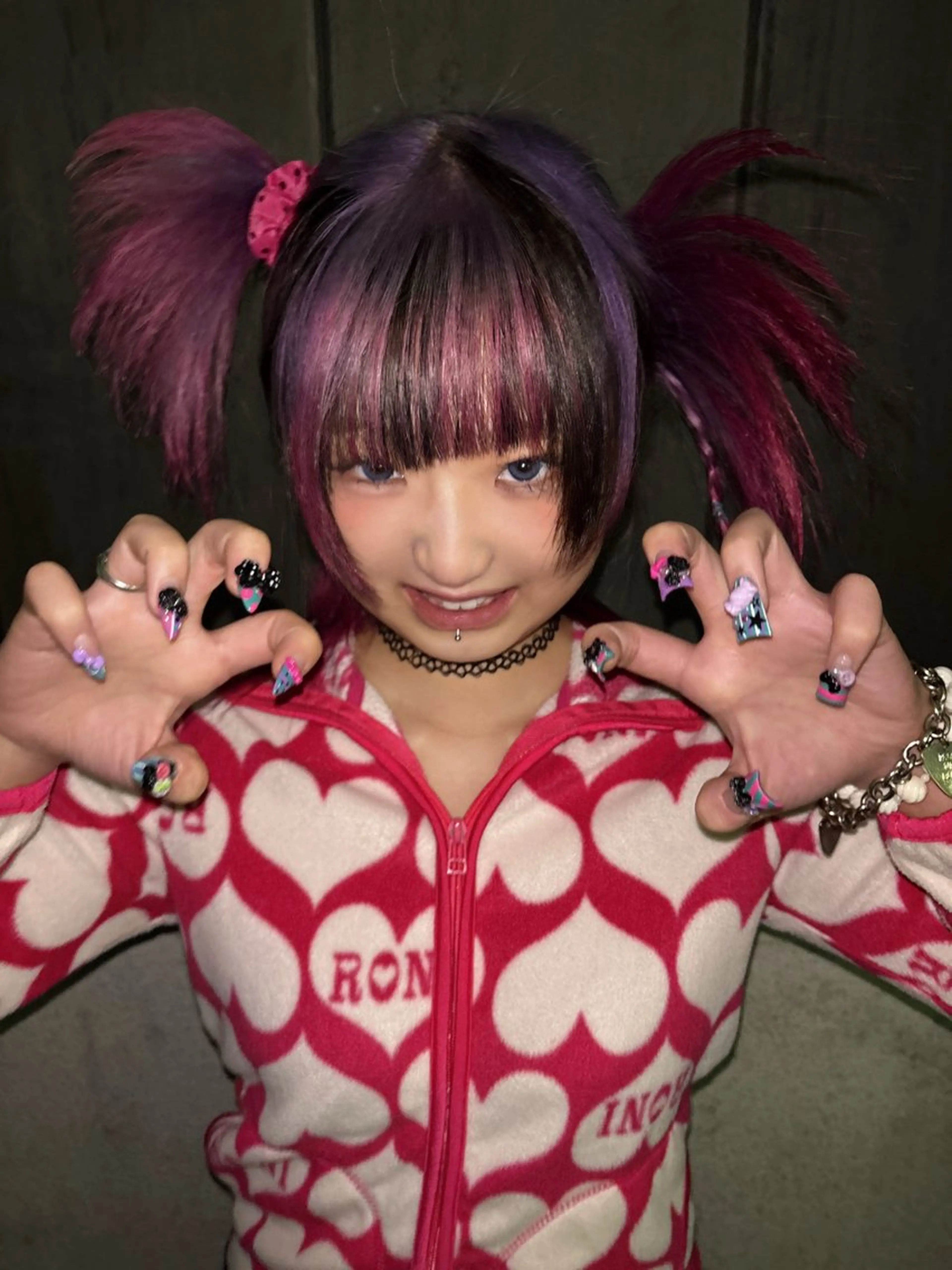 ロング ヘアカラー ハイトーン/デザイン カラー/複雑履歴葉月のヘアスタイル