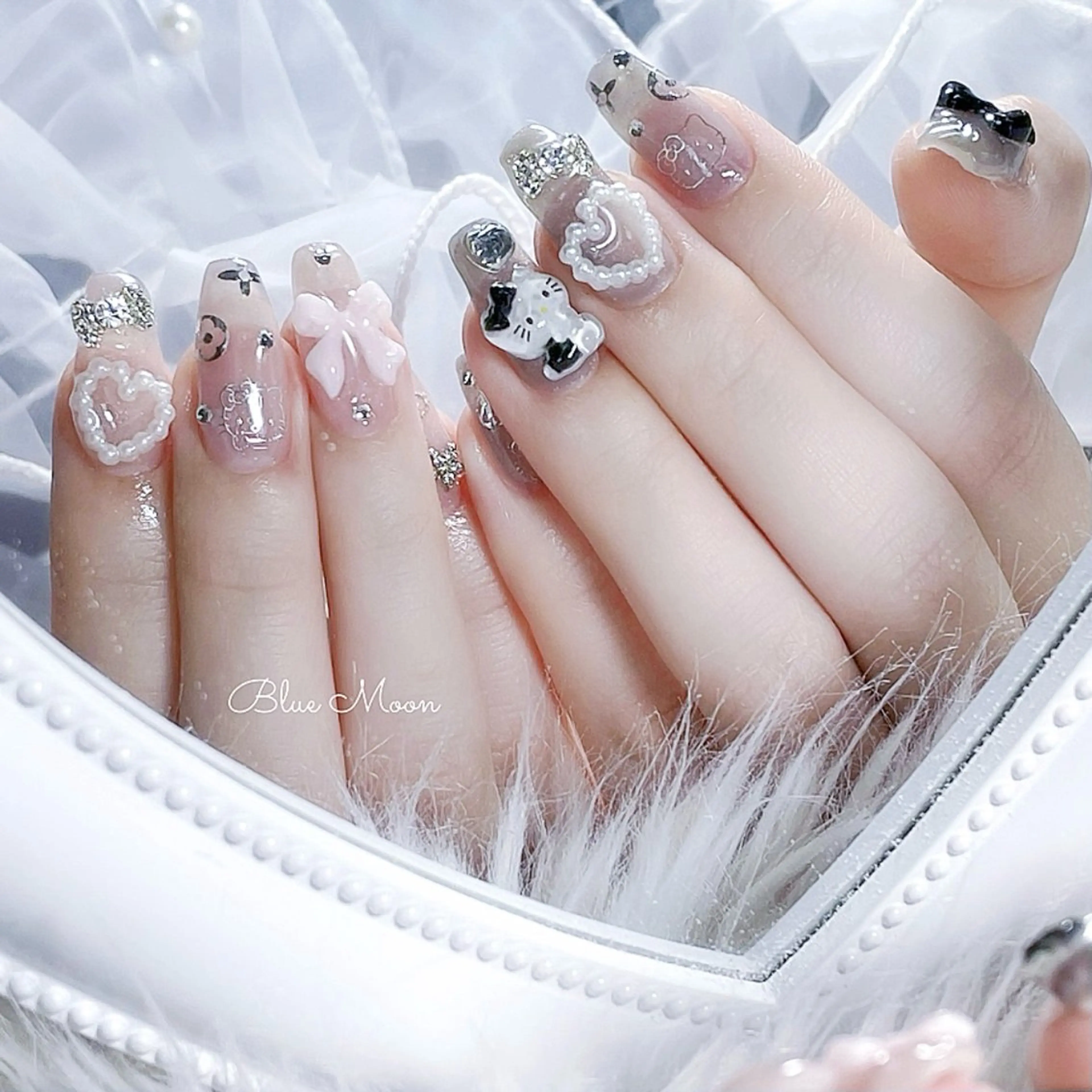 ネイル リボン ハンドネイル フットネイル ハンドケア nail salon Blue Moonのネイルデザイン