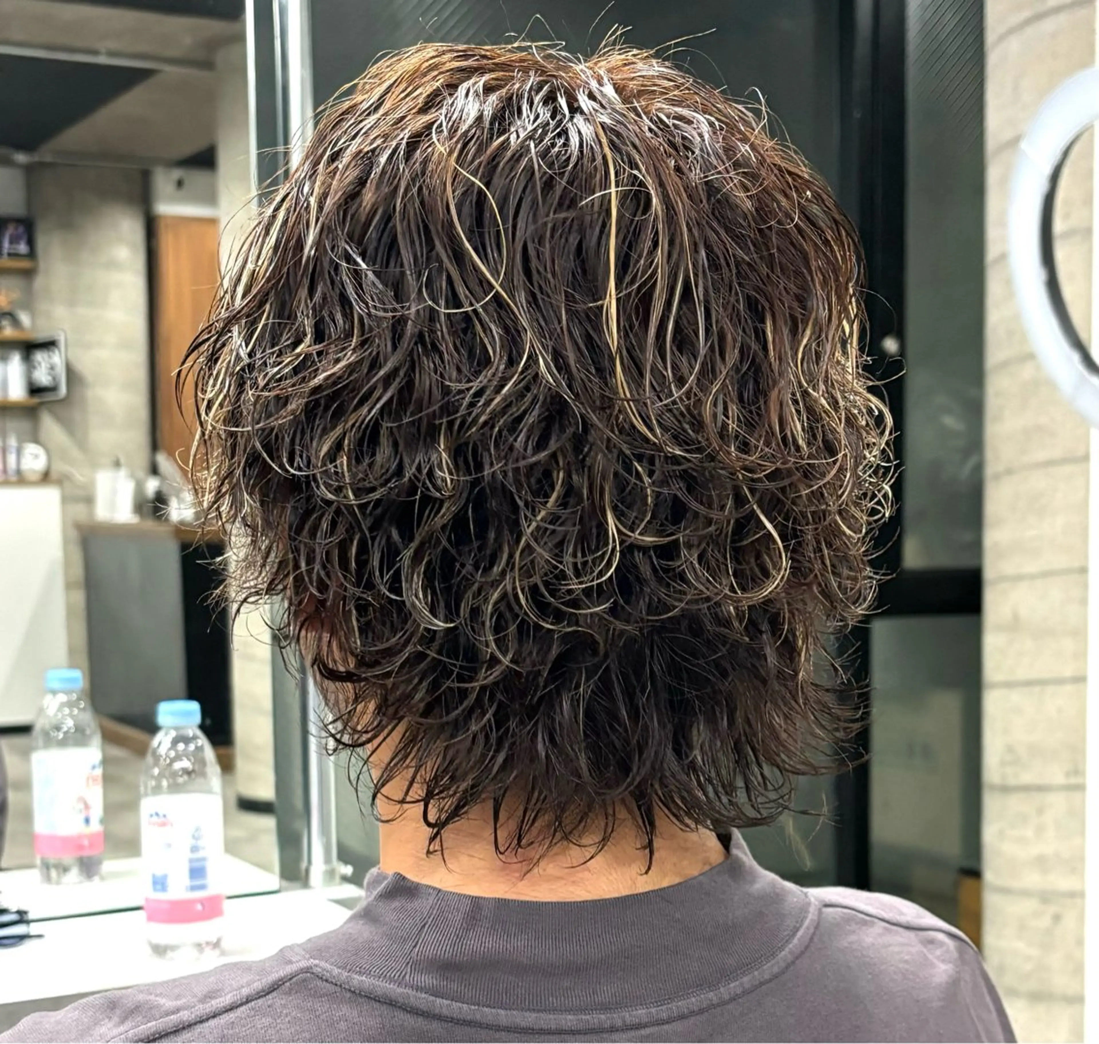 ミディアム パーマ メンズ era2d所属・マコト/心斎橋 メンズ専門店のヘアスタイル