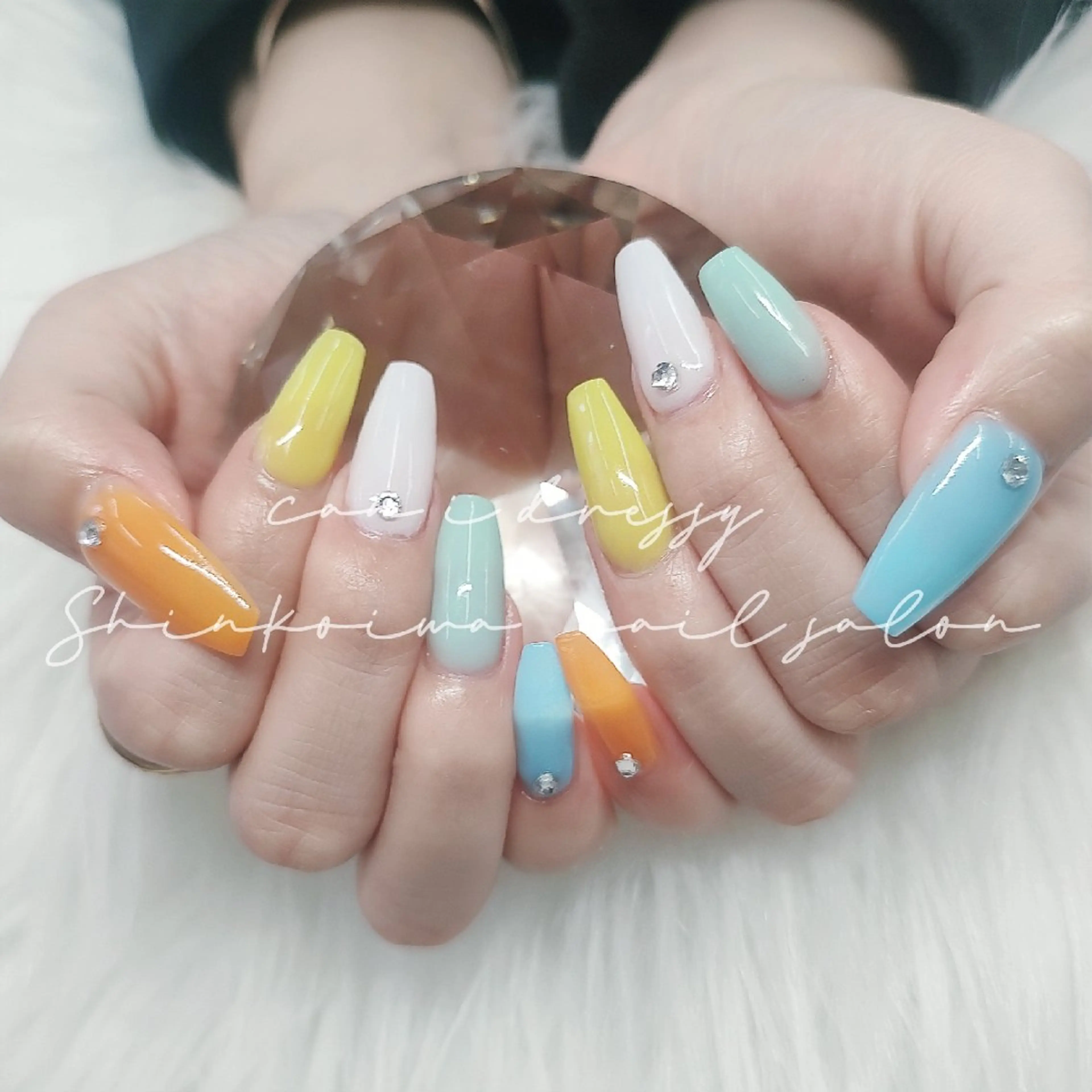 ネイル 韓国ネイル ストーンネイル 夏ネイル ワンホンネイル ハンドネイル キャンアイドレッシー 新小岩のネイルデザイン