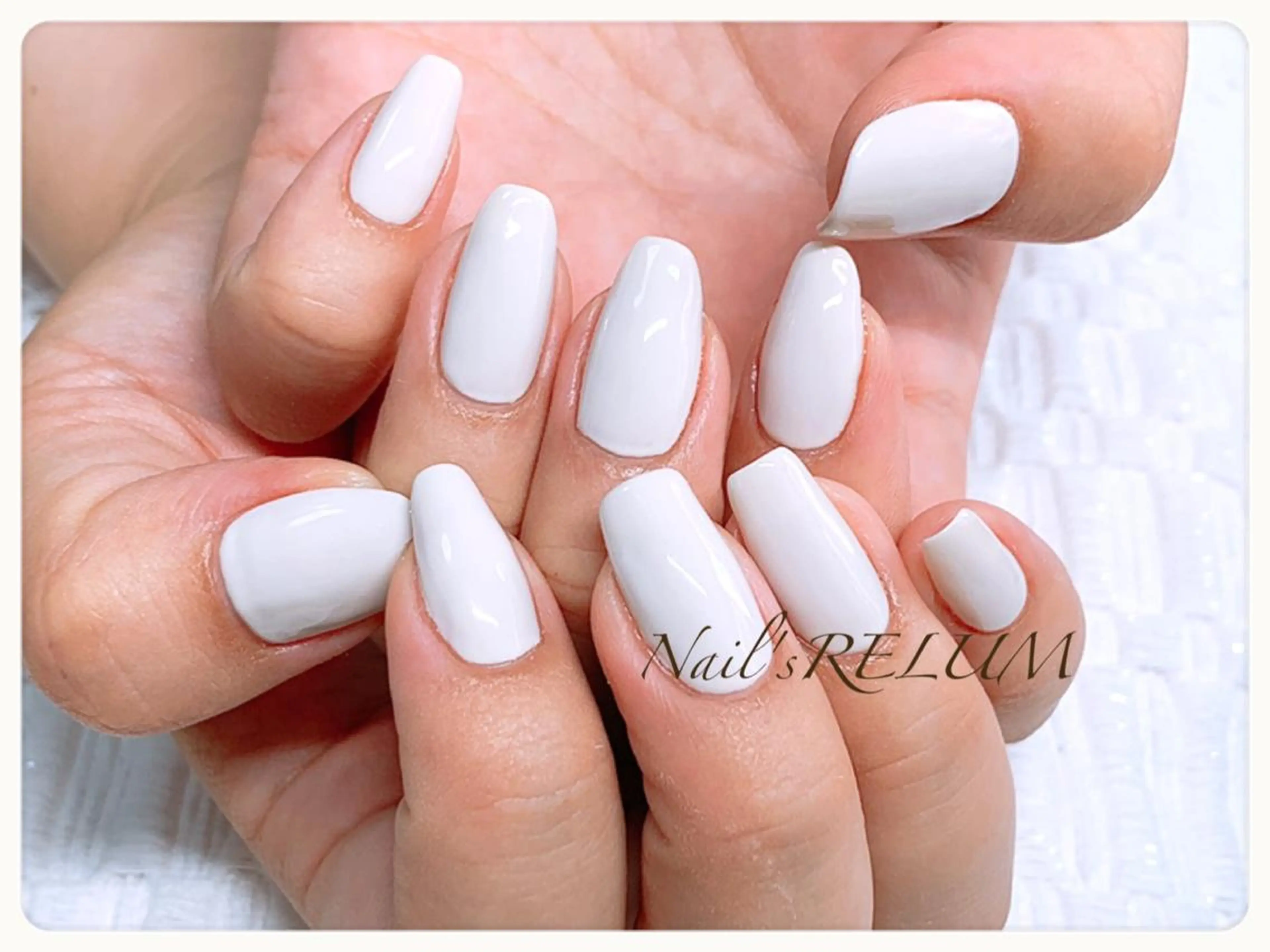 ネイル ワンカラーネイル シンプルネイル ハンドネイル THECOLORS所属・近貞 莉奈のネイルデザイン