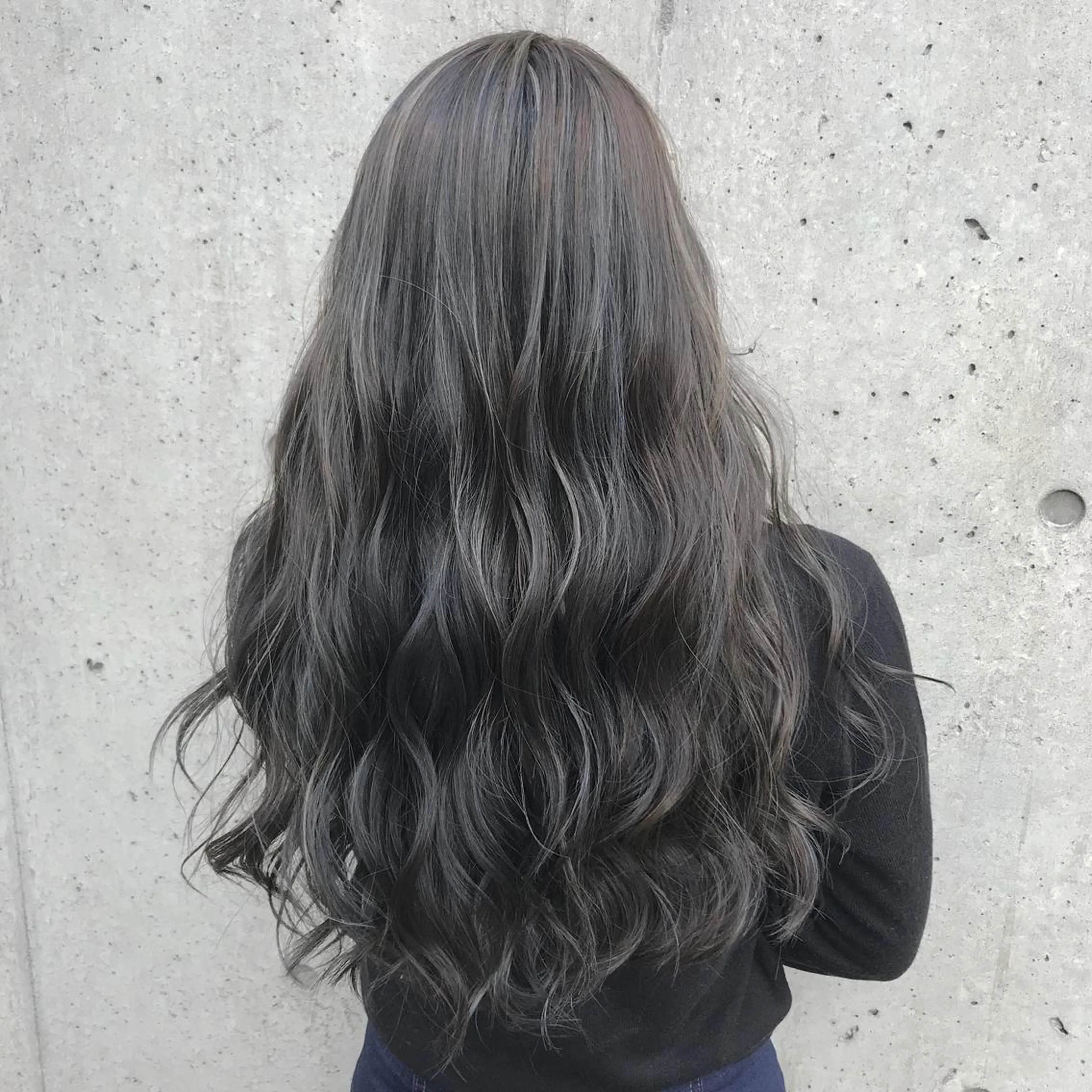 ロング カラー ヘアアレンジ アッシュ デザインカラー ハイライトカラー ハイライト カット ヘアカラー トリートメント 韓国レイヤー/ミルク ティー🦋高橋　暖のヘアスタイル